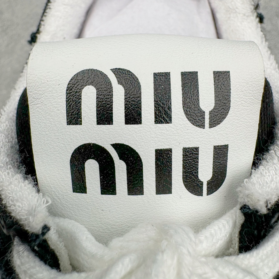 图片[15]-Miumiu 缪缪春夏新款帆布复古低帮时尚德训鞋 纯原开发 内里全头层小羊皮 原版防滑橡胶鞋底设计 定制原厂牛仔布鞋面 官方同步配件包装 尺码：35 36 37 38 39 40 41 42 43 44-选品中心