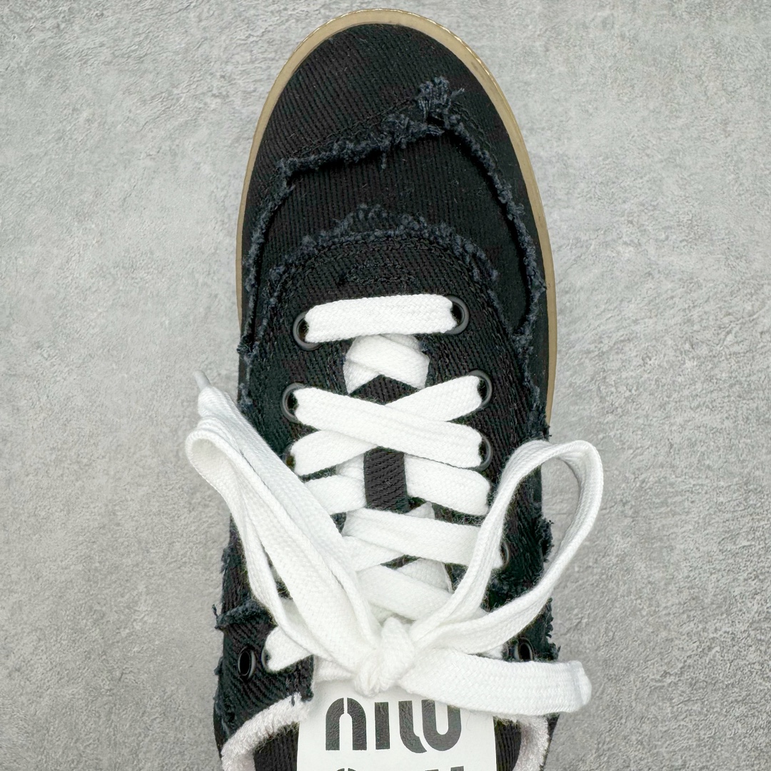 图片[4]-Miumiu 缪缪春夏新款帆布复古低帮时尚德训鞋 纯原开发 内里全头层小羊皮 原版防滑橡胶鞋底设计 定制原厂牛仔布鞋面 官方同步配件包装 尺码：35 36 37 38 39 40 41 42 43 44-选品中心