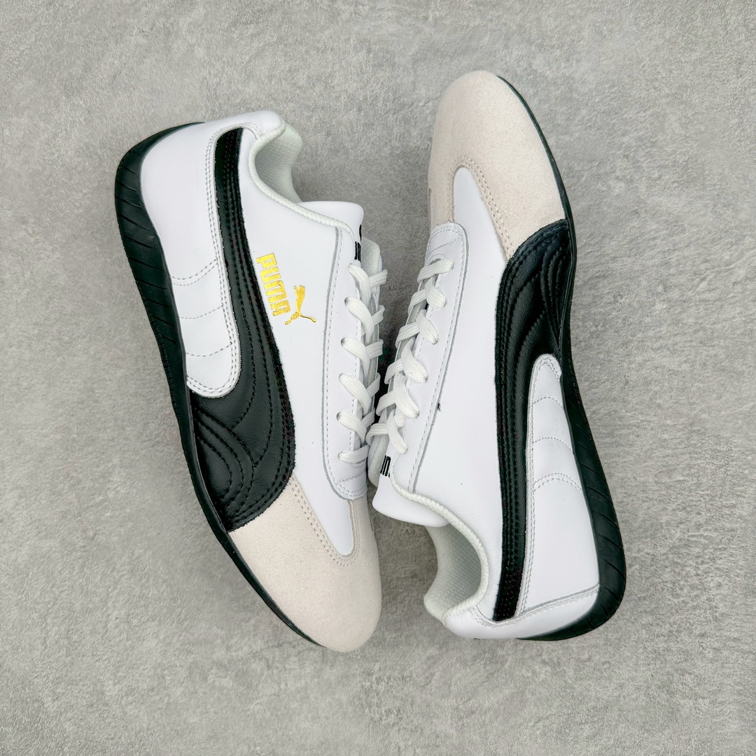 图片[3]-Puma Roma M Motorsport 彪马罗马阿莫尔系列低帮复古运动休闲赛车跑鞋 全球知名运动品牌PUMA宝马赛车系列，融合了宝马车队的标志性配色，以趣味十足又前卫复古的设计引领潮流，将赛道精神融入街头时尚，开启前卫竞速之旅。自1978年巴伐利亚车队走上世界舞台，宝马赛车就在全球汽车制造和赛车运动领域留下了浓墨重彩的一笔。全新的两款BMW MMS Roma与BMW MMS Speedboat鞋款，均从宝马车型中汲取灵感。以黑或白为底色，融入经典配色，主打前卫复古风。Roma鞋款的鞋侧以复古的流线造型，缀以宝马经典Logo，巧妙吸睛；而Speedcat鞋款以亮眼三色条纹元素缀以舒适鞋面，赋予了独特的个性美学，演绎赛车的无尽能量。 货号：397397-01 尺码：35.5 36 37 37.5 38 38.5 39 40 40.5 41 42 42.5 43 44 44.5 45-选品中心