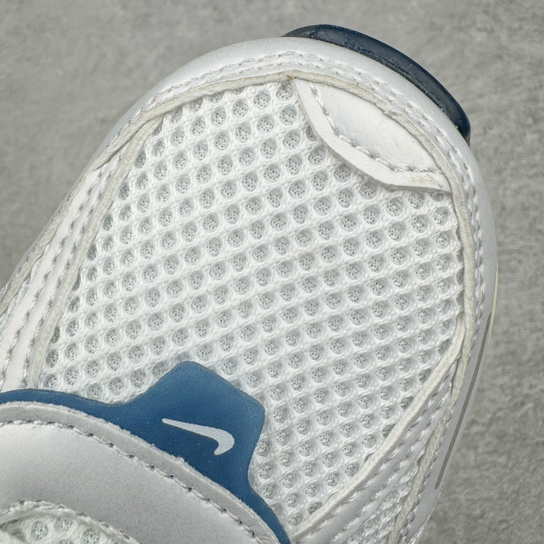 图片[13]-NK V2K Runtekk 减震防滑低帮 复古老爹鞋跑步鞋 FD0736-102 鞋款被命名为 Runtekk 设计上借鉴了 2000 年的跑鞋风格 配色上以金属银为主调 简练又有复古运动气质 材质上使用大面积网眼、皮革、TPU 组成 支撑和透气性肯定不错 中底处由 Cushlon 泡绵打造 保证在压马路时可以提供优秀脚感 并通过一手做旧氧化效果突出复古感 中底造型很容易让大家联想到巴黎世家3XL 增高效果同样不能忽视 尺码：36 36.5 37.5 38 38.5 39 40 40.5 41 42 42.5 43 44 44.5 45-选品中心