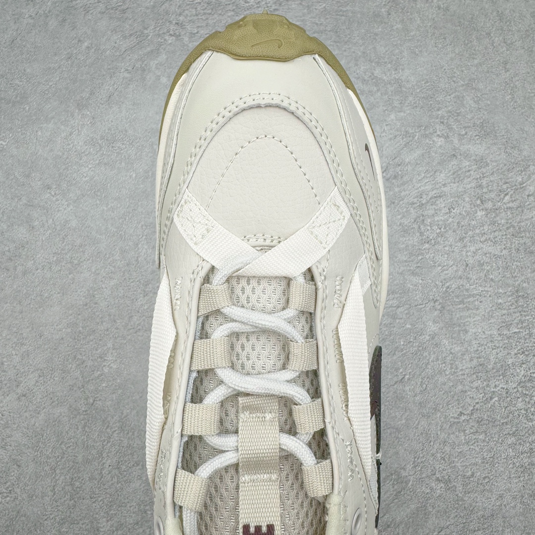 图片[4]-NK TC 7900 Lx 人气单品复古老爹鞋 DD9682-003 织带与对勾交错穿插 以及它的走线和收口 看起来都非常的有设计感 很高级（对勾是有反光效果的）鞋底用了厚实的泡绵不仅可以缓震 更提升了穿着的舒适感 最主要的是泡绵会使鞋子变得很轻 所以这双鞋上脚也是又舒服又轻便 走路逛街都不会觉得很累 脚感底部泡棉搭配了橡胶 所以它的耐穿性和抓地性也非常得好 鞋跟大概有三四公分的厚度 所以这双鞋具有一定的增高和拉长小腿的效果 尺码：35.5 36 36.5 37.5 38 38.5 39 40 40.5 41 42 42.5 43 44 44.5 45-选品中心