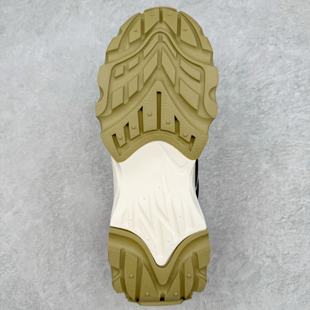 图片[9]-NK TC 7900 Lx 人气单品复古老爹鞋 DD9682-003 织带与对勾交错穿插 以及它的走线和收口 看起来都非常的有设计感 很高级（对勾是有反光效果的）鞋底用了厚实的泡绵不仅可以缓震 更提升了穿着的舒适感 最主要的是泡绵会使鞋子变得很轻 所以这双鞋上脚也是又舒服又轻便 走路逛街都不会觉得很累 脚感底部泡棉搭配了橡胶 所以它的耐穿性和抓地性也非常得好 鞋跟大概有三四公分的厚度 所以这双鞋具有一定的增高和拉长小腿的效果 尺码：35.5 36 36.5 37.5 38 38.5 39 40 40.5 41 42 42.5 43 44 44.5 45-选品中心