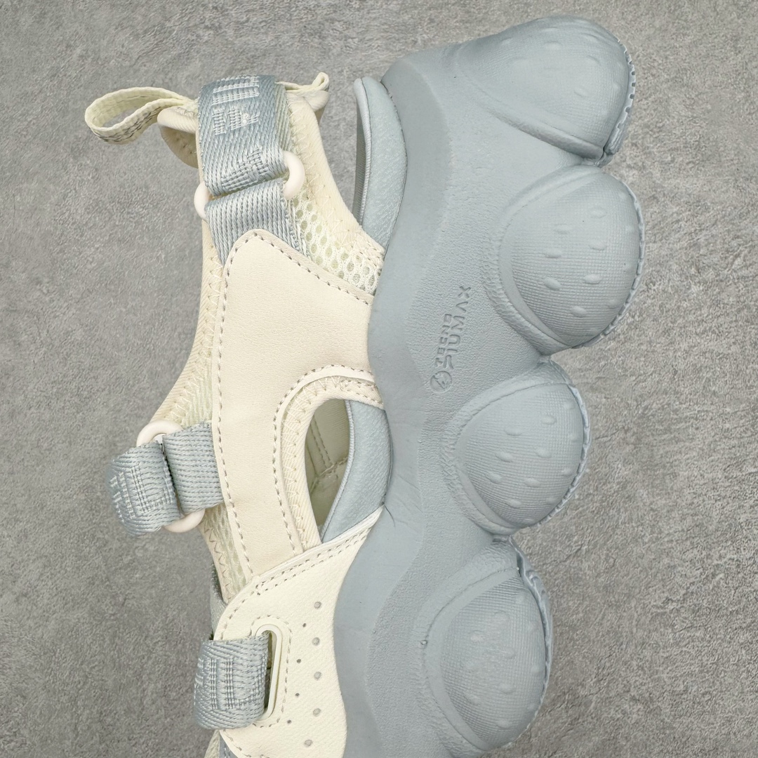 图片[7]-FILA FRAGOLA 斐乐潮牌防滑耐磨轻便沙滩凉鞋 FUSION 系列传承了 FILA 的百年基因，融入年轻运动及潮流文化，成为引领变革、创新突破的一代。以“1+N” 的跨界合作模式重现经典的同时创造经典。带来最出其不意的跨界合作惊喜。同时，FILAFUSION把FILA 的 DNA 融入到定制体验里，你可以随心制造厲于你的产品。FILA FUSION 的鞋家族涵盖了老爹鞋、跑步鞋、网球鞋、季节款。风格复古新潮，满足了时尚人士出行及各类运动的搭配需求，成为当下年轻人筷拥的鞋类品牌之一。FILA FUSION 走进年轻人的世界，通过年轻人运动，街舞，滑板，篮球，展现 FILA FUSION 的潮流态度和年轻文化。FILA FUSION 认为末来属于引领变革、创新突破的年轻一代，让我们一起构成 FILA 未来的蓝图吧！尺码：36 36.5 37.5 38 38.5 39 40-选品中心