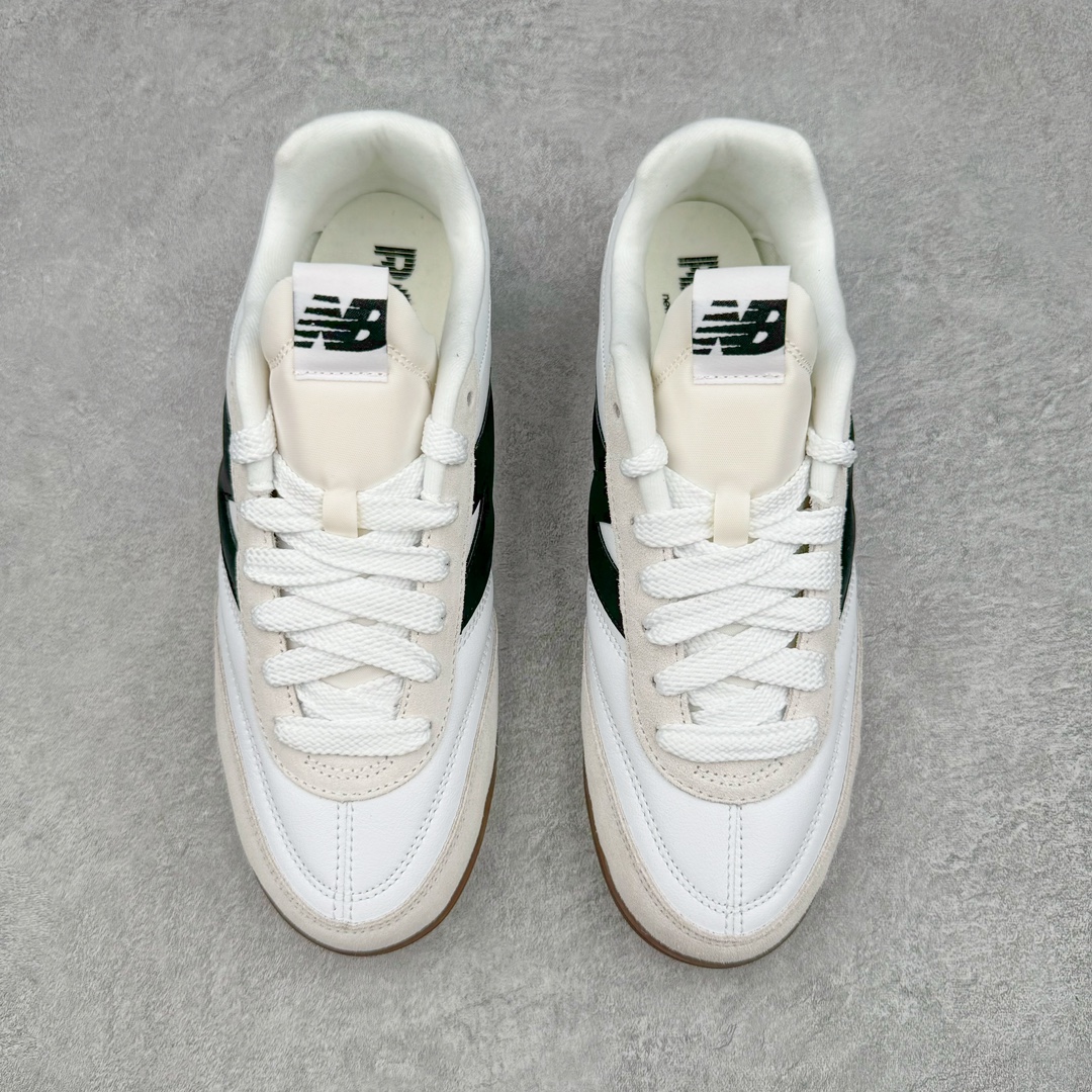 图片[2]-New Balance URC42 NB复古跑鞋 绒布拼接舒适耐磨跑步鞋限定 以更纯粹的复古风格设计打造的全新造型 侧身还以解构设计 将 N 字标志以做旧压花样式呈现 样式别具新意 则呈现出高级怀旧气质 也让鞋款在奢华时装风格与运动氛围之间达到了平衡 货号： URC42EBYH 尺码：36 37 37.5 38 38.5 39.5 40 40.5 41.5 42 42.5 43 44 45-选品中心