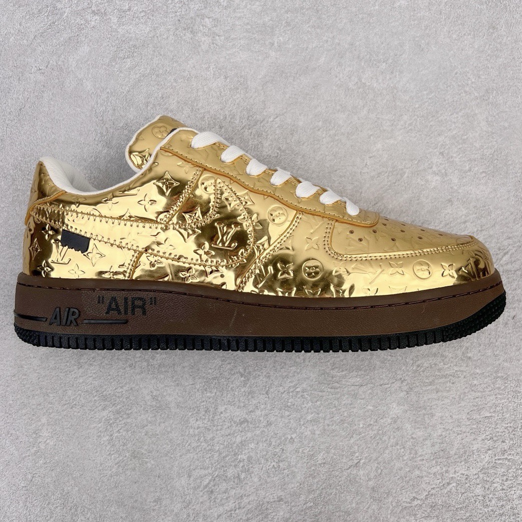 图片[2]-＃东莞纯原 市面独家顶级版本 Louis Vuitton lv x NK Air Force1 Low 空军重磅联名 至今巅峰之作 男款最新升级改良版 25个配色持续更新东莞大厂耗资原鞋开发 当时发售前基本上没货 2级市场买了两双回来开发 一双白蓝女鞋 一双全白男鞋 当时一双价格5w+ 拿到手上有点发抖 全鞋拼接工艺的完美衔接 看不出一点有拼接过的痕迹 最重要的鞋面材料 都需进口订做采用意大利Monogram 纳米牛皮 软度舒适度非常好 报废率也极高 全鞋工艺极其复杂鞋面的印花 压纹都是对于工厂新的摸索和挑战 原版大底私模开发 区别市场低价版本共用老款空军磨具大底 毕竟原版4-5万的鞋 做工材质都是进口最顶级的皮革 质地暗花烫金的拼接凸显高级和质感 鞋身非常轻便大底舒适度非常之高 完全改变了之前Force1 Low 的笨重硬度不舒适的设计 对于品牌和设计师不做多的介绍做好鞋也很想用情怀做铺垫可惜文字格不够 有喜欢关注此款很久的朋友可以考虑下顶级高端fake 一比一的细节 全身心的开发只为还原你购买后称赞还不错的潮鞋 男女鞋尺码 35 36 37 38 39 40 41 42 43 44 45 46-选品中心