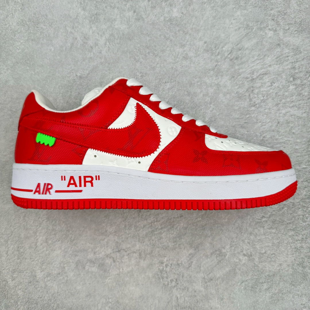 图片[3]-＃东莞纯原 市面独家顶级版本 Louis Vuitton lv x NK Air Force1 Low 空军重磅联名 至今巅峰之作 男款最新升级改良版 25个配色持续更新东莞大厂耗资原鞋开发 当时发售前基本上没货 2级市场买了两双回来开发 一双白蓝女鞋 一双全白男鞋 当时一双价格5w+ 拿到手上有点发抖 全鞋拼接工艺的完美衔接 看不出一点有拼接过的痕迹 最重要的鞋面材料 都需进口订做采用意大利Monogram 纳米牛皮 软度舒适度非常好 报废率也极高 全鞋工艺极其复杂鞋面的印花 压纹都是对于工厂新的摸索和挑战 原版大底私模开发 区别市场低价版本共用老款空军磨具大底 毕竟原版4-5万的鞋 做工材质都是进口最顶级的皮革 质地暗花烫金的拼接凸显高级和质感 鞋身非常轻便大底舒适度非常之高 完全改变了之前Force1 Low 的笨重硬度不舒适的设计 对于品牌和设计师不做多的介绍做好鞋也很想用情怀做铺垫可惜文字格不够 有喜欢关注此款很久的朋友可以考虑下顶级高端fake 一比一的细节 全身心的开发只为还原你购买后称赞还不错的潮鞋 男女鞋尺码 35 36 37 38 39 40 41 42 43 44 45 46-选品中心