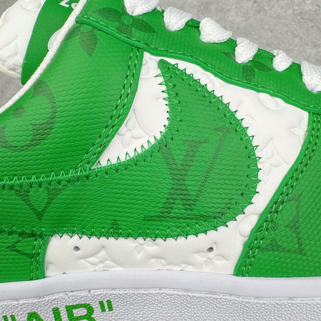 图片[16]-＃东莞纯原 市面独家顶级版本 Louis Vuitton lv x NK Air Force1 Low 空军重磅联名 至今巅峰之作 男款最新升级改良版 25个配色持续更新东莞大厂耗资原鞋开发 当时发售前基本上没货 2级市场买了两双回来开发 一双白蓝女鞋 一双全白男鞋 当时一双价格5w+ 拿到手上有点发抖 全鞋拼接工艺的完美衔接 看不出一点有拼接过的痕迹 最重要的鞋面材料 都需进口订做采用意大利Monogram 纳米牛皮 软度舒适度非常好 报废率也极高 全鞋工艺极其复杂鞋面的印花 压纹都是对于工厂新的摸索和挑战 原版大底私模开发 区别市场低价版本共用老款空军磨具大底 毕竟原版4-5万的鞋 做工材质都是进口最顶级的皮革 质地暗花烫金的拼接凸显高级和质感 鞋身非常轻便大底舒适度非常之高 完全改变了之前Force1 Low 的笨重硬度不舒适的设计 对于品牌和设计师不做多的介绍做好鞋也很想用情怀做铺垫可惜文字格不够 有喜欢关注此款很久的朋友可以考虑下顶级高端fake 一比一的细节 全身心的开发只为还原你购买后称赞还不错的潮鞋 男女鞋尺码 35 36 37 38 39 40 41 42 43 44 45 46-选品中心