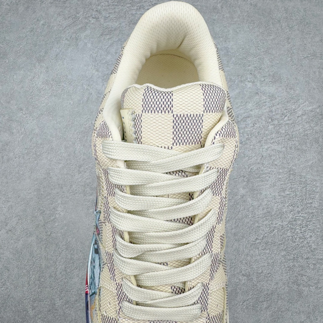 图片[5]-＃东莞纯原 市面独家顶级版本 Louis Vuitton lv x NK Air Force1 Low 空军重磅联名 至今巅峰之作 男款最新升级改良版 25个配色持续更新东莞大厂耗资原鞋开发 当时发售前基本上没货 2级市场买了两双回来开发 一双白蓝女鞋 一双全白男鞋 当时一双价格5w+ 拿到手上有点发抖 全鞋拼接工艺的完美衔接 看不出一点有拼接过的痕迹 最重要的鞋面材料 都需进口订做采用意大利Monogram 纳米牛皮 软度舒适度非常好 报废率也极高 全鞋工艺极其复杂鞋面的印花 压纹都是对于工厂新的摸索和挑战 原版大底私模开发 区别市场低价版本共用老款空军磨具大底 毕竟原版4-5万的鞋 做工材质都是进口最顶级的皮革 质地暗花烫金的拼接凸显高级和质感 鞋身非常轻便大底舒适度非常之高 完全改变了之前Force1 Low 的笨重硬度不舒适的设计 对于品牌和设计师不做多的介绍做好鞋也很想用情怀做铺垫可惜文字格不够 有喜欢关注此款很久的朋友可以考虑下顶级高端fake 一比一的细节 全身心的开发只为还原你购买后称赞还不错的潮鞋 男女鞋尺码 35 36 37 38 39 40 41 42 43 44 45 46-选品中心