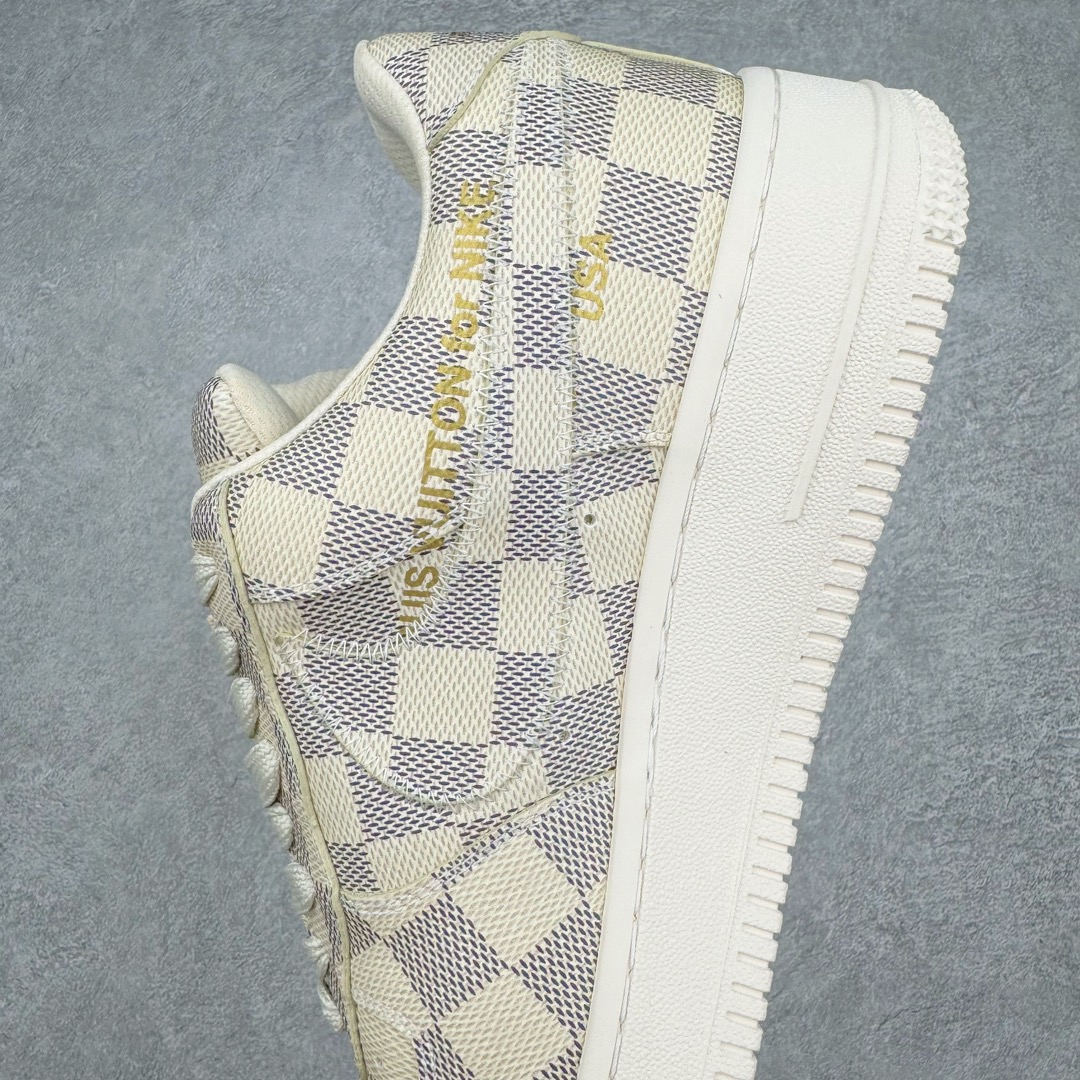图片[7]-＃东莞纯原 市面独家顶级版本 Louis Vuitton lv x NK Air Force1 Low 空军重磅联名 至今巅峰之作 男款最新升级改良版 25个配色持续更新东莞大厂耗资原鞋开发 当时发售前基本上没货 2级市场买了两双回来开发 一双白蓝女鞋 一双全白男鞋 当时一双价格5w+ 拿到手上有点发抖 全鞋拼接工艺的完美衔接 看不出一点有拼接过的痕迹 最重要的鞋面材料 都需进口订做采用意大利Monogram 纳米牛皮 软度舒适度非常好 报废率也极高 全鞋工艺极其复杂鞋面的印花 压纹都是对于工厂新的摸索和挑战 原版大底私模开发 区别市场低价版本共用老款空军磨具大底 毕竟原版4-5万的鞋 做工材质都是进口最顶级的皮革 质地暗花烫金的拼接凸显高级和质感 鞋身非常轻便大底舒适度非常之高 完全改变了之前Force1 Low 的笨重硬度不舒适的设计 对于品牌和设计师不做多的介绍做好鞋也很想用情怀做铺垫可惜文字格不够 有喜欢关注此款很久的朋友可以考虑下顶级高端fake 一比一的细节 全身心的开发只为还原你购买后称赞还不错的潮鞋 男女鞋尺码 35 36 37 38 39 40 41 42 43 44 45 46-选品中心