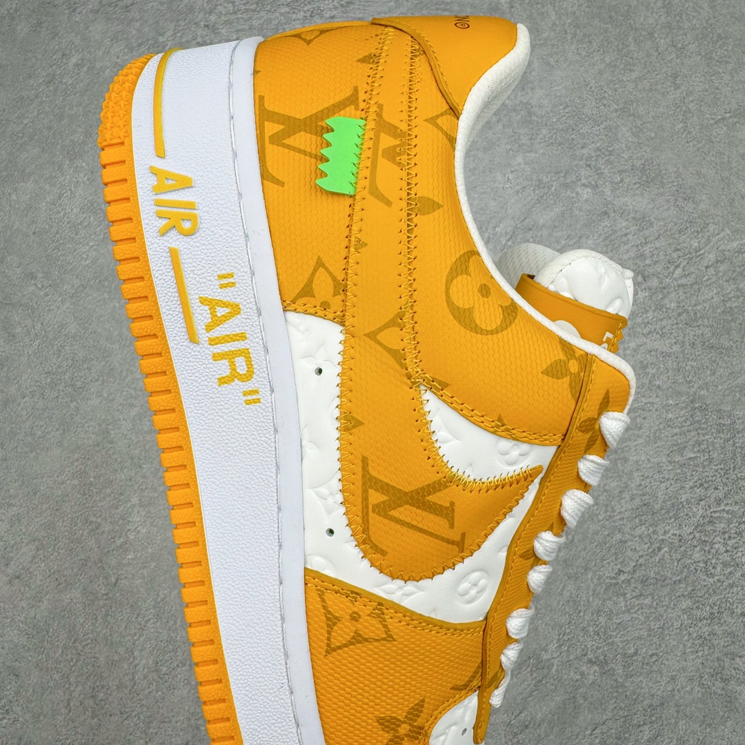 图片[6]-＃东莞纯原 市面独家顶级版本 Louis Vuitton lv x NK Air Force1 Low 空军重磅联名 至今巅峰之作 男款最新升级改良版 25个配色持续更新东莞大厂耗资原鞋开发 当时发售前基本上没货 2级市场买了两双回来开发 一双白蓝女鞋 一双全白男鞋 当时一双价格5w+ 拿到手上有点发抖 全鞋拼接工艺的完美衔接 看不出一点有拼接过的痕迹 最重要的鞋面材料 都需进口订做采用意大利Monogram 纳米牛皮 软度舒适度非常好 报废率也极高 全鞋工艺极其复杂鞋面的印花 压纹都是对于工厂新的摸索和挑战 原版大底私模开发 区别市场低价版本共用老款空军磨具大底 毕竟原版4-5万的鞋 做工材质都是进口最顶级的皮革 质地暗花烫金的拼接凸显高级和质感 鞋身非常轻便大底舒适度非常之高 完全改变了之前Force1 Low 的笨重硬度不舒适的设计 对于品牌和设计师不做多的介绍做好鞋也很想用情怀做铺垫可惜文字格不够 有喜欢关注此款很久的朋友可以考虑下顶级高端fake 一比一的细节 全身心的开发只为还原你购买后称赞还不错的潮鞋 男女鞋尺码 35 36 37 38 39 40 41 42 43 44 45 46-选品中心