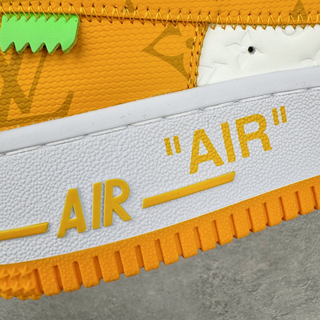 图片[13]-＃东莞纯原 市面独家顶级版本 Louis Vuitton lv x NK Air Force1 Low 空军重磅联名 至今巅峰之作 男款最新升级改良版 25个配色持续更新东莞大厂耗资原鞋开发 当时发售前基本上没货 2级市场买了两双回来开发 一双白蓝女鞋 一双全白男鞋 当时一双价格5w+ 拿到手上有点发抖 全鞋拼接工艺的完美衔接 看不出一点有拼接过的痕迹 最重要的鞋面材料 都需进口订做采用意大利Monogram 纳米牛皮 软度舒适度非常好 报废率也极高 全鞋工艺极其复杂鞋面的印花 压纹都是对于工厂新的摸索和挑战 原版大底私模开发 区别市场低价版本共用老款空军磨具大底 毕竟原版4-5万的鞋 做工材质都是进口最顶级的皮革 质地暗花烫金的拼接凸显高级和质感 鞋身非常轻便大底舒适度非常之高 完全改变了之前Force1 Low 的笨重硬度不舒适的设计 对于品牌和设计师不做多的介绍做好鞋也很想用情怀做铺垫可惜文字格不够 有喜欢关注此款很久的朋友可以考虑下顶级高端fake 一比一的细节 全身心的开发只为还原你购买后称赞还不错的潮鞋 男女鞋尺码 35 36 37 38 39 40 41 42 43 44 45 46-选品中心