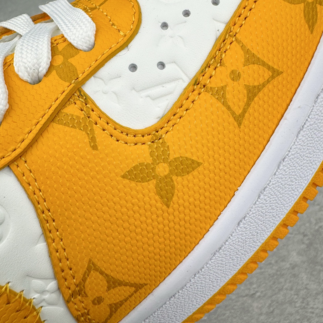 图片[16]-＃东莞纯原 市面独家顶级版本 Louis Vuitton lv x NK Air Force1 Low 空军重磅联名 至今巅峰之作 男款最新升级改良版 25个配色持续更新东莞大厂耗资原鞋开发 当时发售前基本上没货 2级市场买了两双回来开发 一双白蓝女鞋 一双全白男鞋 当时一双价格5w+ 拿到手上有点发抖 全鞋拼接工艺的完美衔接 看不出一点有拼接过的痕迹 最重要的鞋面材料 都需进口订做采用意大利Monogram 纳米牛皮 软度舒适度非常好 报废率也极高 全鞋工艺极其复杂鞋面的印花 压纹都是对于工厂新的摸索和挑战 原版大底私模开发 区别市场低价版本共用老款空军磨具大底 毕竟原版4-5万的鞋 做工材质都是进口最顶级的皮革 质地暗花烫金的拼接凸显高级和质感 鞋身非常轻便大底舒适度非常之高 完全改变了之前Force1 Low 的笨重硬度不舒适的设计 对于品牌和设计师不做多的介绍做好鞋也很想用情怀做铺垫可惜文字格不够 有喜欢关注此款很久的朋友可以考虑下顶级高端fake 一比一的细节 全身心的开发只为还原你购买后称赞还不错的潮鞋 男女鞋尺码 35 36 37 38 39 40 41 42 43 44 45 46-选品中心
