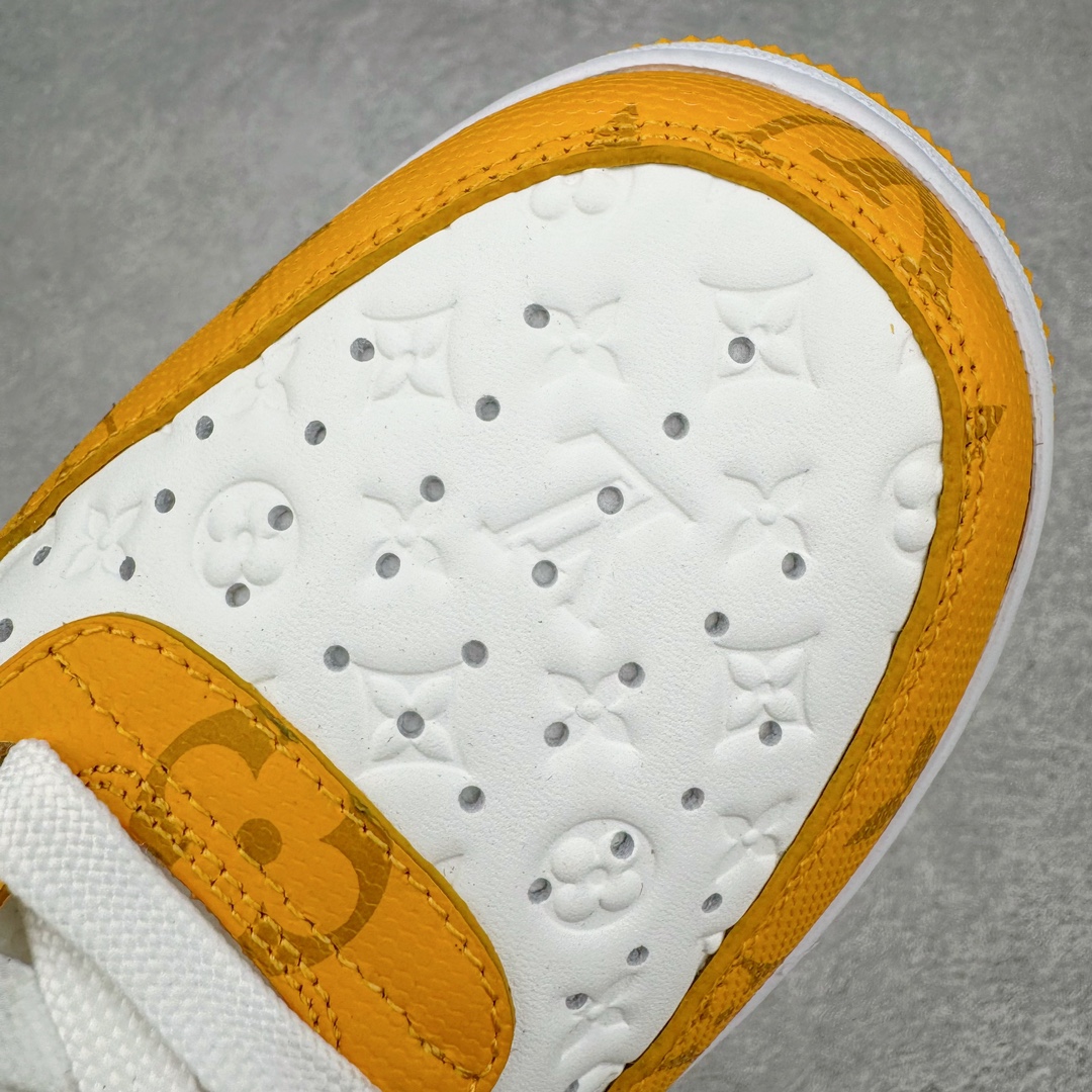 图片[15]-＃东莞纯原 市面独家顶级版本 Louis Vuitton lv x NK Air Force1 Low 空军重磅联名 至今巅峰之作 男款最新升级改良版 25个配色持续更新东莞大厂耗资原鞋开发 当时发售前基本上没货 2级市场买了两双回来开发 一双白蓝女鞋 一双全白男鞋 当时一双价格5w+ 拿到手上有点发抖 全鞋拼接工艺的完美衔接 看不出一点有拼接过的痕迹 最重要的鞋面材料 都需进口订做采用意大利Monogram 纳米牛皮 软度舒适度非常好 报废率也极高 全鞋工艺极其复杂鞋面的印花 压纹都是对于工厂新的摸索和挑战 原版大底私模开发 区别市场低价版本共用老款空军磨具大底 毕竟原版4-5万的鞋 做工材质都是进口最顶级的皮革 质地暗花烫金的拼接凸显高级和质感 鞋身非常轻便大底舒适度非常之高 完全改变了之前Force1 Low 的笨重硬度不舒适的设计 对于品牌和设计师不做多的介绍做好鞋也很想用情怀做铺垫可惜文字格不够 有喜欢关注此款很久的朋友可以考虑下顶级高端fake 一比一的细节 全身心的开发只为还原你购买后称赞还不错的潮鞋 男女鞋尺码 35 36 37 38 39 40 41 42 43 44 45 46-选品中心