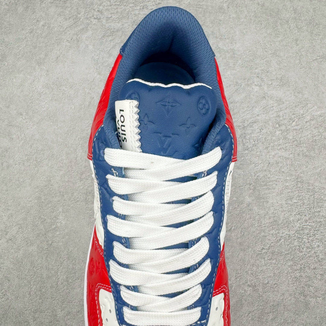 图片[5]-＃东莞纯原 市面独家顶级版本 Louis Vuitton lv x NK Air Force1 Low 空军重磅联名 至今巅峰之作 男款最新升级改良版 25个配色持续更新东莞大厂耗资原鞋开发 当时发售前基本上没货 2级市场买了两双回来开发 一双白蓝女鞋 一双全白男鞋 当时一双价格5w+ 拿到手上有点发抖 全鞋拼接工艺的完美衔接 看不出一点有拼接过的痕迹 最重要的鞋面材料 都需进口订做采用意大利Monogram 纳米牛皮 软度舒适度非常好 报废率也极高 全鞋工艺极其复杂鞋面的印花 压纹都是对于工厂新的摸索和挑战 原版大底私模开发 区别市场低价版本共用老款空军磨具大底 毕竟原版4-5万的鞋 做工材质都是进口最顶级的皮革 质地暗花烫金的拼接凸显高级和质感 鞋身非常轻便大底舒适度非常之高 完全改变了之前Force1 Low 的笨重硬度不舒适的设计 对于品牌和设计师不做多的介绍做好鞋也很想用情怀做铺垫可惜文字格不够 有喜欢关注此款很久的朋友可以考虑下顶级高端fake 一比一的细节 全身心的开发只为还原你购买后称赞还不错的潮鞋 男女鞋尺码 35 36 37 38 39 40 41 42 43 44 45 46-选品中心