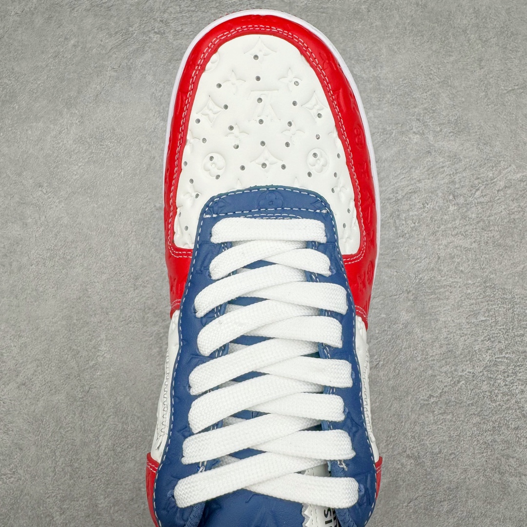 图片[4]-＃东莞纯原 市面独家顶级版本 Louis Vuitton lv x NK Air Force1 Low 空军重磅联名 至今巅峰之作 男款最新升级改良版 25个配色持续更新东莞大厂耗资原鞋开发 当时发售前基本上没货 2级市场买了两双回来开发 一双白蓝女鞋 一双全白男鞋 当时一双价格5w+ 拿到手上有点发抖 全鞋拼接工艺的完美衔接 看不出一点有拼接过的痕迹 最重要的鞋面材料 都需进口订做采用意大利Monogram 纳米牛皮 软度舒适度非常好 报废率也极高 全鞋工艺极其复杂鞋面的印花 压纹都是对于工厂新的摸索和挑战 原版大底私模开发 区别市场低价版本共用老款空军磨具大底 毕竟原版4-5万的鞋 做工材质都是进口最顶级的皮革 质地暗花烫金的拼接凸显高级和质感 鞋身非常轻便大底舒适度非常之高 完全改变了之前Force1 Low 的笨重硬度不舒适的设计 对于品牌和设计师不做多的介绍做好鞋也很想用情怀做铺垫可惜文字格不够 有喜欢关注此款很久的朋友可以考虑下顶级高端fake 一比一的细节 全身心的开发只为还原你购买后称赞还不错的潮鞋 男女鞋尺码 35 36 37 38 39 40 41 42 43 44 45 46-选品中心