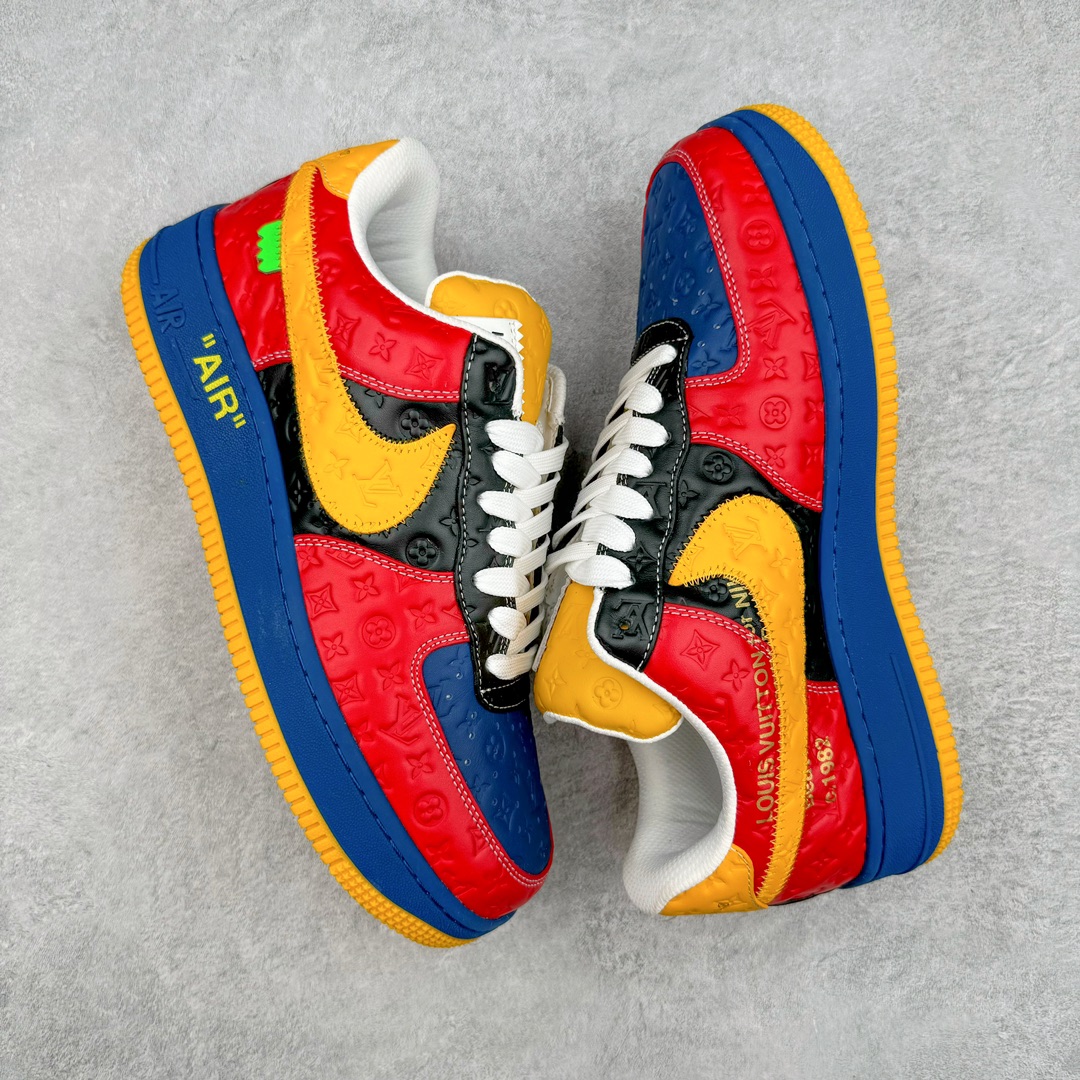 图片[3]-＃东莞纯原 市面独家顶级版本 Louis Vuitton lv x NK Air Force1 Low 空军重磅联名 至今巅峰之作 男款最新升级改良版 25个配色持续更新东莞大厂耗资原鞋开发 当时发售前基本上没货 2级市场买了两双回来开发 一双白蓝女鞋 一双全白男鞋 当时一双价格5w+ 拿到手上有点发抖 全鞋拼接工艺的完美衔接 看不出一点有拼接过的痕迹 最重要的鞋面材料 都需进口订做采用意大利Monogram 纳米牛皮 软度舒适度非常好 报废率也极高 全鞋工艺极其复杂鞋面的印花 压纹都是对于工厂新的摸索和挑战 原版大底私模开发 区别市场低价版本共用老款空军磨具大底 毕竟原版4-5万的鞋 做工材质都是进口最顶级的皮革 质地暗花烫金的拼接凸显高级和质感 鞋身非常轻便大底舒适度非常之高 完全改变了之前Force1 Low 的笨重硬度不舒适的设计 对于品牌和设计师不做多的介绍做好鞋也很想用情怀做铺垫可惜文字格不够 有喜欢关注此款很久的朋友可以考虑下顶级高端fake 一比一的细节 全身心的开发只为还原你购买后称赞还不错的潮鞋 男女鞋尺码 35 36 37 38 39 40 41 42 43 44 45 46-选品中心