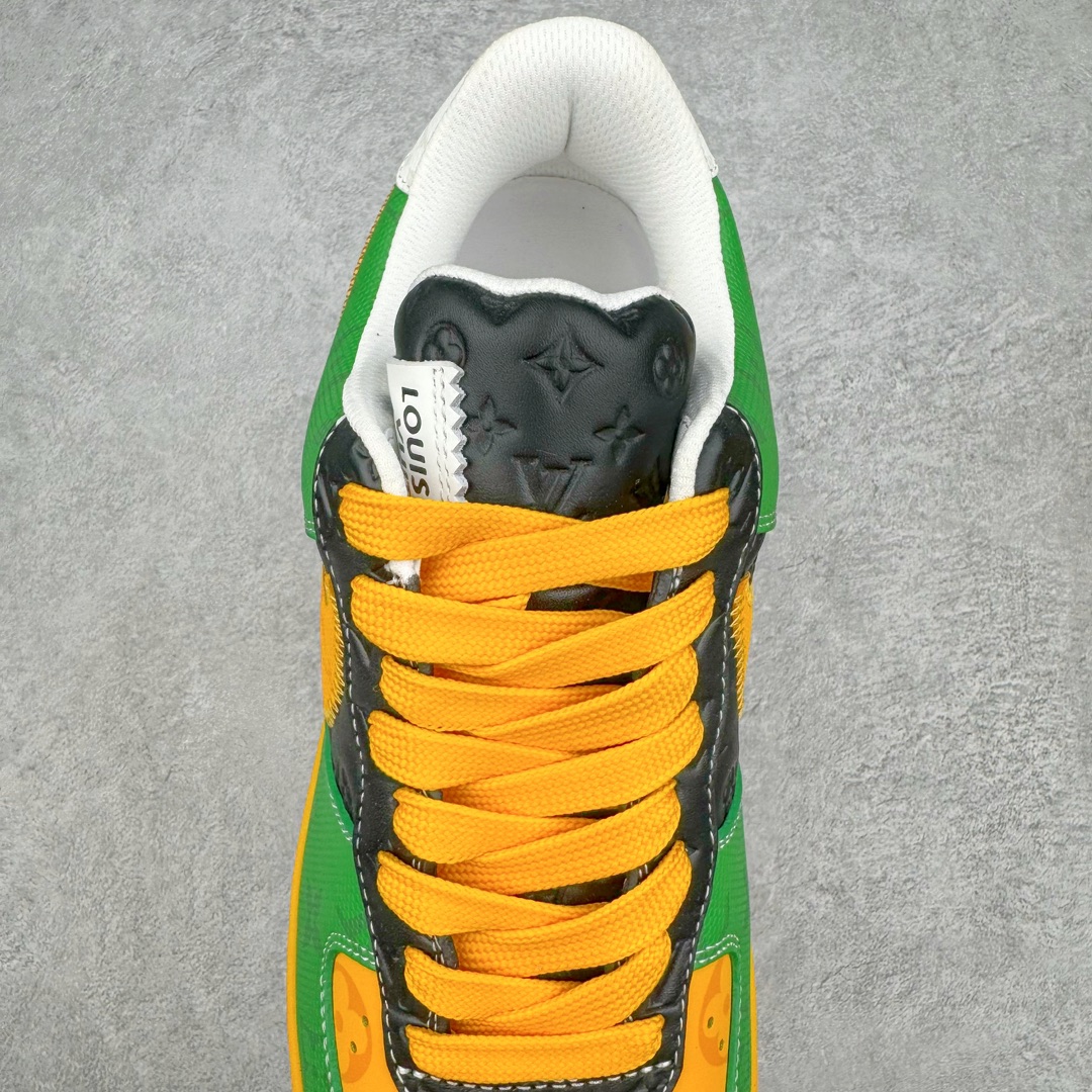 图片[5]-＃东莞纯原 市面独家顶级版本 Louis Vuitton lv x NK Air Force1 Low 空军重磅联名 至今巅峰之作 男款最新升级改良版 25个配色持续更新东莞大厂耗资原鞋开发 当时发售前基本上没货 2级市场买了两双回来开发 一双白蓝女鞋 一双全白男鞋 当时一双价格5w+ 拿到手上有点发抖 全鞋拼接工艺的完美衔接 看不出一点有拼接过的痕迹 最重要的鞋面材料 都需进口订做采用意大利Monogram 纳米牛皮 软度舒适度非常好 报废率也极高 全鞋工艺极其复杂鞋面的印花 压纹都是对于工厂新的摸索和挑战 原版大底私模开发 区别市场低价版本共用老款空军磨具大底 毕竟原版4-5万的鞋 做工材质都是进口最顶级的皮革 质地暗花烫金的拼接凸显高级和质感 鞋身非常轻便大底舒适度非常之高 完全改变了之前Force1 Low 的笨重硬度不舒适的设计 对于品牌和设计师不做多的介绍做好鞋也很想用情怀做铺垫可惜文字格不够 有喜欢关注此款很久的朋友可以考虑下顶级高端fake 一比一的细节 全身心的开发只为还原你购买后称赞还不错的潮鞋 男女鞋尺码 35 36 37 38 39 40 41 42 43 44 45 46-选品中心