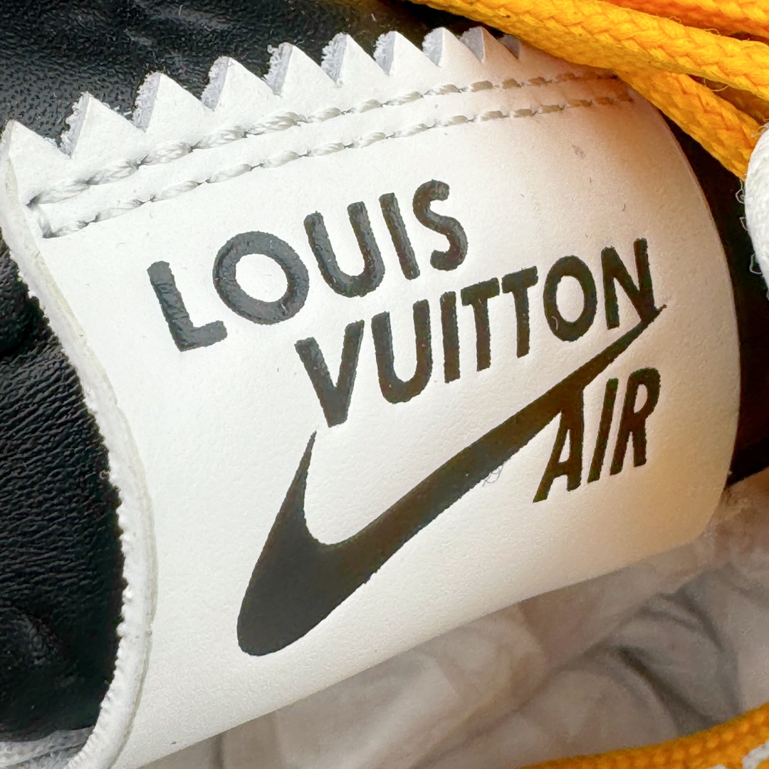 图片[14]-＃东莞纯原 市面独家顶级版本 Louis Vuitton lv x NK Air Force1 Low 空军重磅联名 至今巅峰之作 男款最新升级改良版 25个配色持续更新东莞大厂耗资原鞋开发 当时发售前基本上没货 2级市场买了两双回来开发 一双白蓝女鞋 一双全白男鞋 当时一双价格5w+ 拿到手上有点发抖 全鞋拼接工艺的完美衔接 看不出一点有拼接过的痕迹 最重要的鞋面材料 都需进口订做采用意大利Monogram 纳米牛皮 软度舒适度非常好 报废率也极高 全鞋工艺极其复杂鞋面的印花 压纹都是对于工厂新的摸索和挑战 原版大底私模开发 区别市场低价版本共用老款空军磨具大底 毕竟原版4-5万的鞋 做工材质都是进口最顶级的皮革 质地暗花烫金的拼接凸显高级和质感 鞋身非常轻便大底舒适度非常之高 完全改变了之前Force1 Low 的笨重硬度不舒适的设计 对于品牌和设计师不做多的介绍做好鞋也很想用情怀做铺垫可惜文字格不够 有喜欢关注此款很久的朋友可以考虑下顶级高端fake 一比一的细节 全身心的开发只为还原你购买后称赞还不错的潮鞋 男女鞋尺码 35 36 37 38 39 40 41 42 43 44 45 46-选品中心