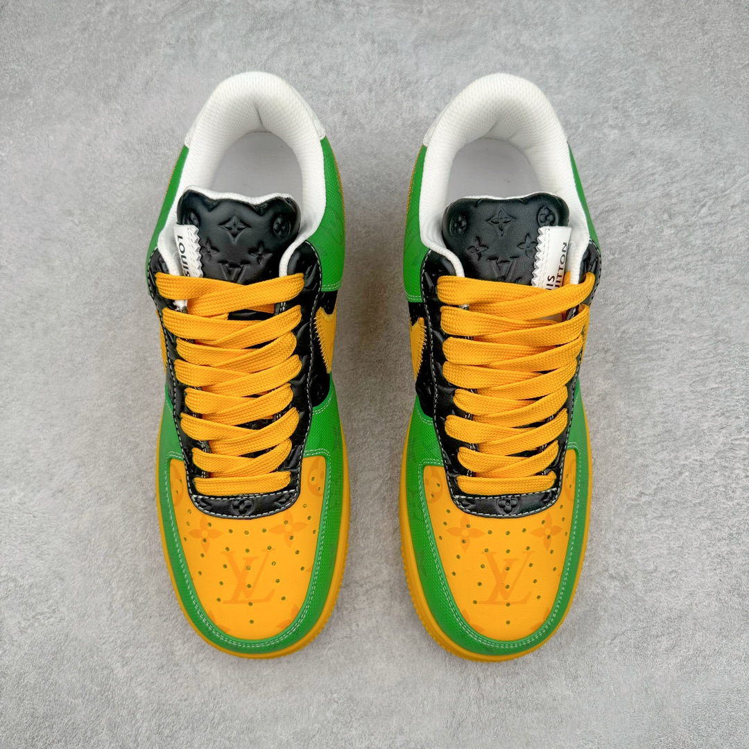 图片[2]-＃东莞纯原 市面独家顶级版本 Louis Vuitton lv x NK Air Force1 Low 空军重磅联名 至今巅峰之作 男款最新升级改良版 25个配色持续更新东莞大厂耗资原鞋开发 当时发售前基本上没货 2级市场买了两双回来开发 一双白蓝女鞋 一双全白男鞋 当时一双价格5w+ 拿到手上有点发抖 全鞋拼接工艺的完美衔接 看不出一点有拼接过的痕迹 最重要的鞋面材料 都需进口订做采用意大利Monogram 纳米牛皮 软度舒适度非常好 报废率也极高 全鞋工艺极其复杂鞋面的印花 压纹都是对于工厂新的摸索和挑战 原版大底私模开发 区别市场低价版本共用老款空军磨具大底 毕竟原版4-5万的鞋 做工材质都是进口最顶级的皮革 质地暗花烫金的拼接凸显高级和质感 鞋身非常轻便大底舒适度非常之高 完全改变了之前Force1 Low 的笨重硬度不舒适的设计 对于品牌和设计师不做多的介绍做好鞋也很想用情怀做铺垫可惜文字格不够 有喜欢关注此款很久的朋友可以考虑下顶级高端fake 一比一的细节 全身心的开发只为还原你购买后称赞还不错的潮鞋 男女鞋尺码 35 36 37 38 39 40 41 42 43 44 45 46-选品中心