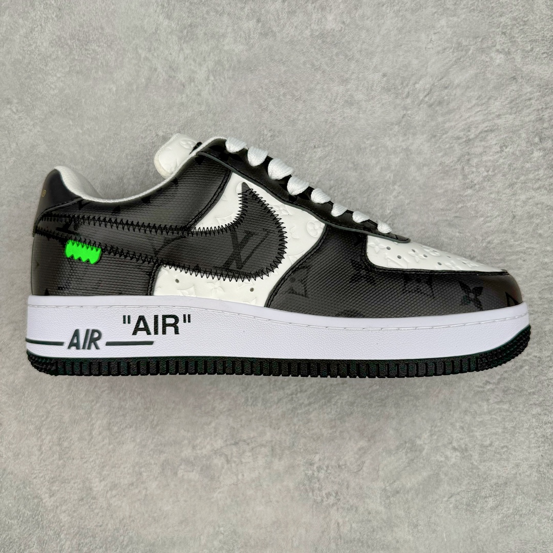 ＃东莞纯原 市面独家顶级版本 Louis Vuitton lv x NK Air Force1 Low 空军重磅联名 至今巅峰之作 男款最新升级改良版 25个配色持续更新东莞大厂耗资原鞋开发 当时发售前基本上没货 2级市场买了两双回来开发 一双白蓝女鞋 一双全白男鞋 当时一双价格5w+ 拿到手上有点发抖 全鞋拼接工艺的完美衔接 看不出一点有拼接过的痕迹 最重要的鞋面材料 都需进口订做采用意大利Monogram 纳米牛皮 软度舒适度非常好 报废率也极高 全鞋工艺极其复杂鞋面的印花 压纹都是对于工厂新的摸索和挑战 原版大底私模开发 区别市场低价版本共用老款空军磨具大底 毕竟原版4-5万的鞋 做工材质都是进口最顶级的皮革 质地暗花烫金的拼接凸显高级和质感 鞋身非常轻便大底舒适度非常之高 完全改变了之前Force1 Low 的笨重硬度不舒适的设计 对于品牌和设计师不做多的介绍做好鞋也很想用情怀做铺垫可惜文字格不够 有喜欢关注此款很久的朋友可以考虑下顶级高端fake 一比一的细节 全身心的开发只为还原你购买后称赞还不错的潮鞋 男女鞋尺码 35 36 37 38 39 40 41 42 43 44 45 46-选品中心