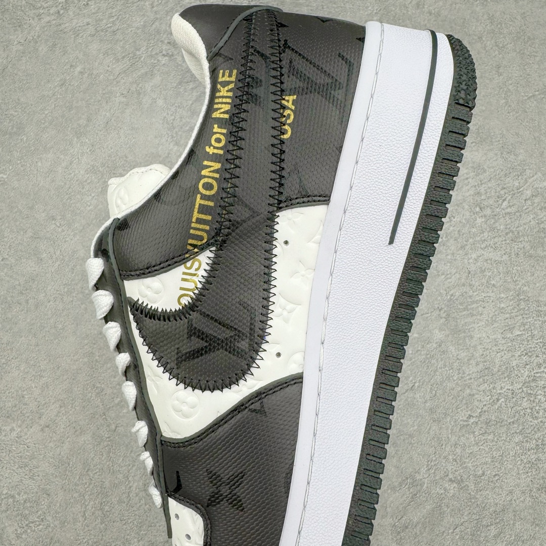 图片[7]-＃东莞纯原 市面独家顶级版本 Louis Vuitton lv x NK Air Force1 Low 空军重磅联名 至今巅峰之作 男款最新升级改良版 25个配色持续更新东莞大厂耗资原鞋开发 当时发售前基本上没货 2级市场买了两双回来开发 一双白蓝女鞋 一双全白男鞋 当时一双价格5w+ 拿到手上有点发抖 全鞋拼接工艺的完美衔接 看不出一点有拼接过的痕迹 最重要的鞋面材料 都需进口订做采用意大利Monogram 纳米牛皮 软度舒适度非常好 报废率也极高 全鞋工艺极其复杂鞋面的印花 压纹都是对于工厂新的摸索和挑战 原版大底私模开发 区别市场低价版本共用老款空军磨具大底 毕竟原版4-5万的鞋 做工材质都是进口最顶级的皮革 质地暗花烫金的拼接凸显高级和质感 鞋身非常轻便大底舒适度非常之高 完全改变了之前Force1 Low 的笨重硬度不舒适的设计 对于品牌和设计师不做多的介绍做好鞋也很想用情怀做铺垫可惜文字格不够 有喜欢关注此款很久的朋友可以考虑下顶级高端fake 一比一的细节 全身心的开发只为还原你购买后称赞还不错的潮鞋 男女鞋尺码 35 36 37 38 39 40 41 42 43 44 45 46-选品中心