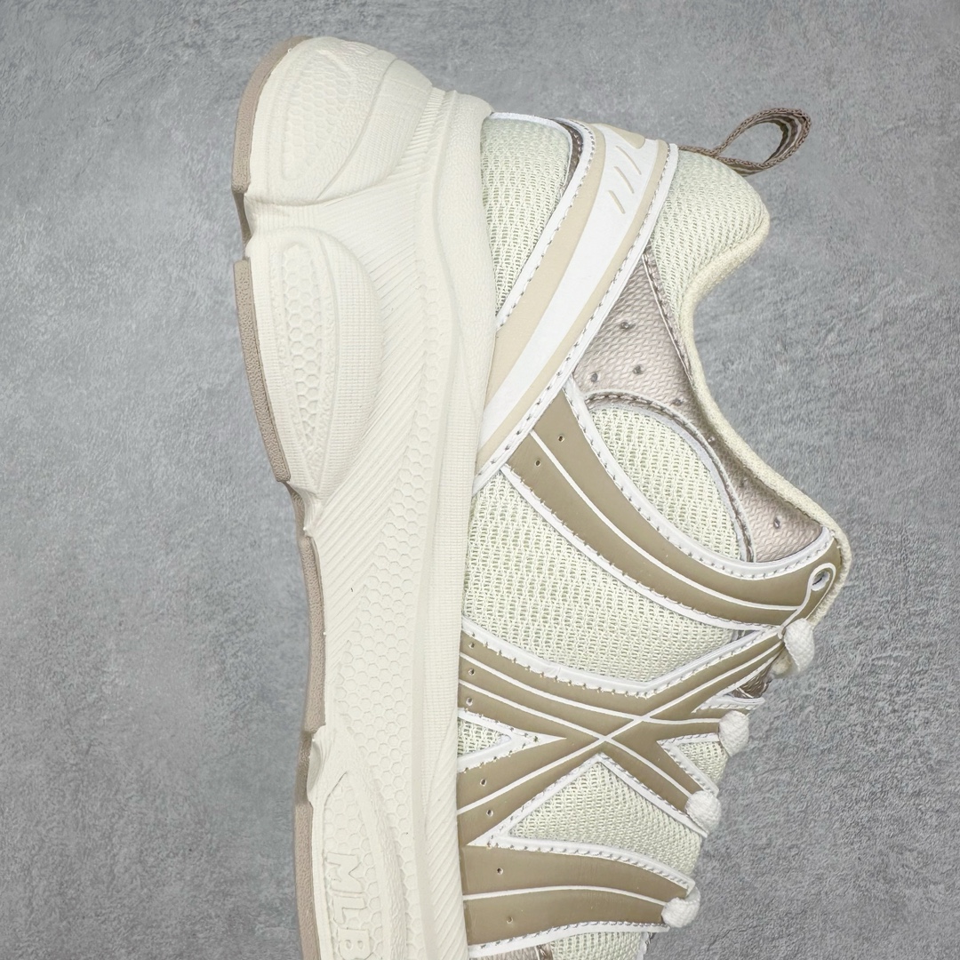 图片[6]-NY美国榄球洋基队New York Yankees x MLB Big Ball Chunky Mask Sandal 系列厚底老爹风魔术贴镂空休闲运动鞋 MLB以150多年传统的美国职业棒球大联盟为创作蓝本，韩流大热CHUCKY鞋款作基调，特意采用6cm加厚鞋底，并注入多个MLB独有的美式棒球文化的细节设计，打造出时尚外观，尽显独特而强烈的时尚格调。 MLB重新演译美国职业棒球大联盟中的术语「BIG BALL」，特意保留MLB标志性的NY Yankee、LA Dodgers、Boston Red Sox等多队知名棒球队Logo，以「Mega Logo」的形式展现在鞋面设计上。MLB老爹鞋具有耐用的柔软鞋面和厚实的弹性鞋垫，提供舒适的抓地力。与传统的老爹鞋不同，它看起来感觉很重，其实很舒适轻巧。采用的6cm高的鞋垫，也具有长腿效果。尺码：35 36 36.5 37.5 38 38.5 39 40 40.5 41 42 42.5 43 44 44.5 45-选品中心