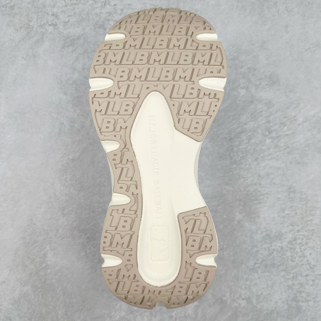 图片[9]-NY美国榄球洋基队New York Yankees x MLB Big Ball Chunky Mask Sandal 系列厚底老爹风魔术贴镂空休闲运动鞋 MLB以150多年传统的美国职业棒球大联盟为创作蓝本，韩流大热CHUCKY鞋款作基调，特意采用6cm加厚鞋底，并注入多个MLB独有的美式棒球文化的细节设计，打造出时尚外观，尽显独特而强烈的时尚格调。 MLB重新演译美国职业棒球大联盟中的术语「BIG BALL」，特意保留MLB标志性的NY Yankee、LA Dodgers、Boston Red Sox等多队知名棒球队Logo，以「Mega Logo」的形式展现在鞋面设计上。MLB老爹鞋具有耐用的柔软鞋面和厚实的弹性鞋垫，提供舒适的抓地力。与传统的老爹鞋不同，它看起来感觉很重，其实很舒适轻巧。采用的6cm高的鞋垫，也具有长腿效果。尺码：35 36 36.5 37.5 38 38.5 39 40 40.5 41 42 42.5 43 44 44.5 45-选品中心