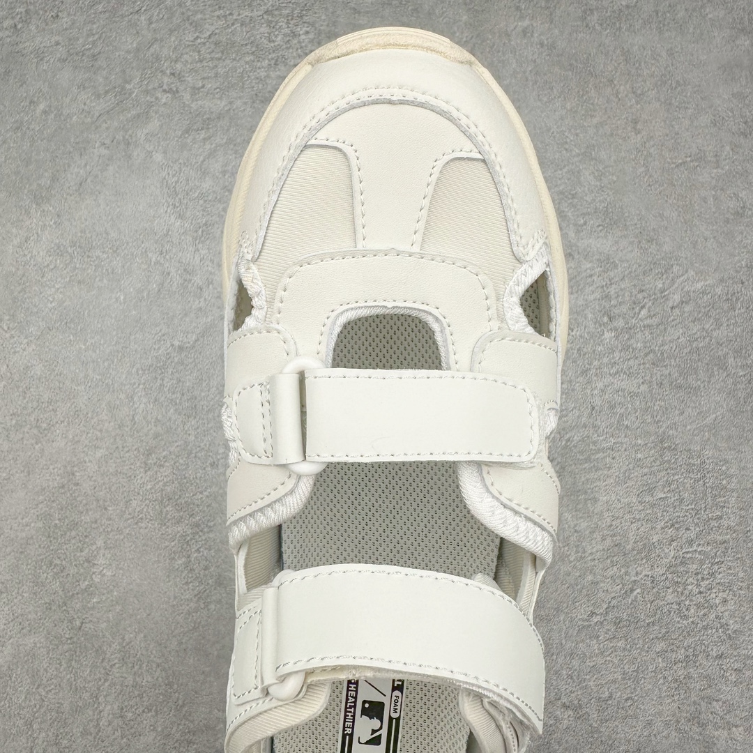 图片[4]-MLB Sandal Chunky Mask 纽约洋基队百搭时尚运动凉鞋 MLB是韩国F&F旗下潮流服装品牌 拥有150年历史的经典传统 是街头文化和国际生活方式的领导者 MLB拥有包括男装、女装、童装、配饰在内的全品类服饰 提供覆盖各性别、各年龄层、From Head to Toe的穿搭装备 其产品结合了韩国的时尚造型与质感 展现了运动服饰也可以兼具时尚潮流的风格 在产品设计上 MLB不仅融合了美国职业棒球大联盟的各当家球队 更结合了棒球运动中的各个元素 复古风范自信控场 复古鞋型率先勾描独特的自我态度 在经典线条与时尚元素的精彩交织下刷新街头复古运动风潮 质感十足兼备卓越的舒适透气性能迎合夏日追求的自在脚感。尺码：36 36.5 37.5 38 38.5 39 40 40.5 41 42 42.5 43 44 45-选品中心