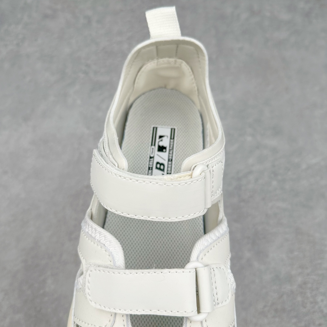 图片[5]-MLB Sandal Chunky Mask 纽约洋基队百搭时尚运动凉鞋 MLB是韩国F&F旗下潮流服装品牌 拥有150年历史的经典传统 是街头文化和国际生活方式的领导者 MLB拥有包括男装、女装、童装、配饰在内的全品类服饰 提供覆盖各性别、各年龄层、From Head to Toe的穿搭装备 其产品结合了韩国的时尚造型与质感 展现了运动服饰也可以兼具时尚潮流的风格 在产品设计上 MLB不仅融合了美国职业棒球大联盟的各当家球队 更结合了棒球运动中的各个元素 复古风范自信控场 复古鞋型率先勾描独特的自我态度 在经典线条与时尚元素的精彩交织下刷新街头复古运动风潮 质感十足兼备卓越的舒适透气性能迎合夏日追求的自在脚感。尺码：36 36.5 37.5 38 38.5 39 40 40.5 41 42 42.5 43 44 45-选品中心