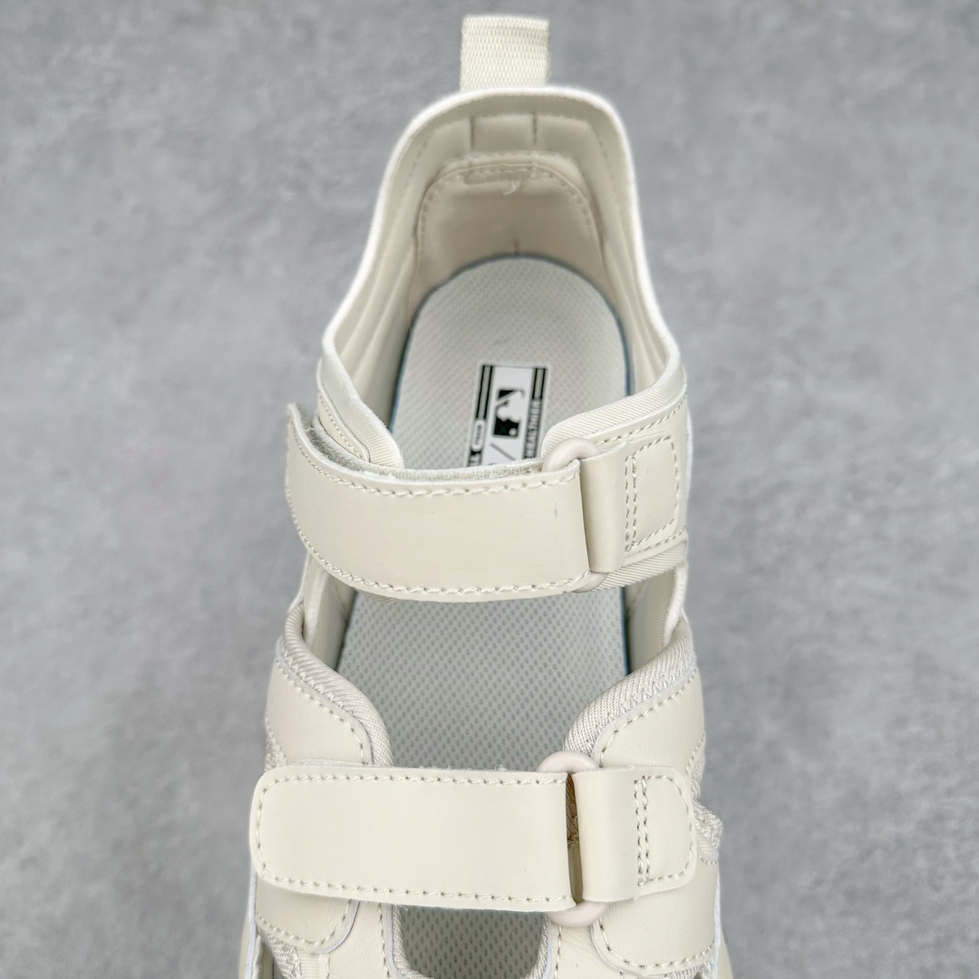 图片[5]-MLB Sandal Chunky Mask 纽约洋基队百搭时尚运动凉鞋 MLB是韩国F&F旗下潮流服装品牌 拥有150年历史的经典传统 是街头文化和国际生活方式的领导者 MLB拥有包括男装、女装、童装、配饰在内的全品类服饰 提供覆盖各性别、各年龄层、From Head to Toe的穿搭装备 其产品结合了韩国的时尚造型与质感 展现了运动服饰也可以兼具时尚潮流的风格 在产品设计上 MLB不仅融合了美国职业棒球大联盟的各当家球队 更结合了棒球运动中的各个元素 复古风范自信控场 复古鞋型率先勾描独特的自我态度 在经典线条与时尚元素的精彩交织下刷新街头复古运动风潮 质感十足兼备卓越的舒适透气性能迎合夏日追求的自在脚感。尺码：36 36.5 37.5 38 38.5 39 40 40.5 41 42 42.5 43 44 45-选品中心