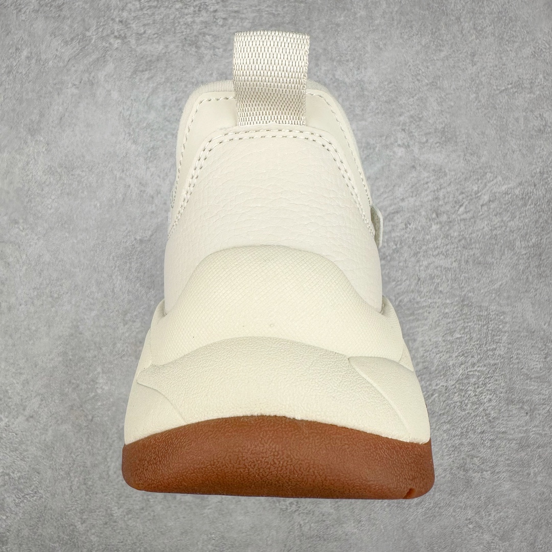 图片[8]-MLB Sandal Chunky Mask 纽约洋基队百搭时尚运动凉鞋 MLB是韩国F&F旗下潮流服装品牌 拥有150年历史的经典传统 是街头文化和国际生活方式的领导者 MLB拥有包括男装、女装、童装、配饰在内的全品类服饰 提供覆盖各性别、各年龄层、From Head to Toe的穿搭装备 其产品结合了韩国的时尚造型与质感 展现了运动服饰也可以兼具时尚潮流的风格 在产品设计上 MLB不仅融合了美国职业棒球大联盟的各当家球队 更结合了棒球运动中的各个元素 复古风范自信控场 复古鞋型率先勾描独特的自我态度 在经典线条与时尚元素的精彩交织下刷新街头复古运动风潮 质感十足兼备卓越的舒适透气性能迎合夏日追求的自在脚感。尺码：36 36.5 37.5 38 38.5 39 40 40.5 41 42 42.5 43 44 45-选品中心