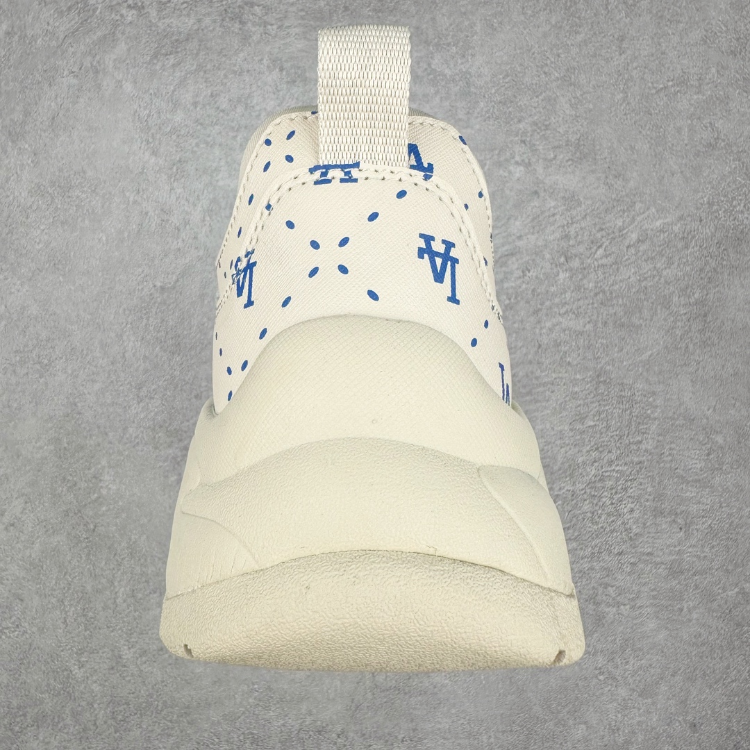 图片[8]-MLB Sandal Chunky Mask 纽约洋基队百搭时尚运动凉鞋 MLB是韩国F&F旗下潮流服装品牌 拥有150年历史的经典传统 是街头文化和国际生活方式的领导者 MLB拥有包括男装、女装、童装、配饰在内的全品类服饰 提供覆盖各性别、各年龄层、From Head to Toe的穿搭装备 其产品结合了韩国的时尚造型与质感 展现了运动服饰也可以兼具时尚潮流的风格 在产品设计上 MLB不仅融合了美国职业棒球大联盟的各当家球队 更结合了棒球运动中的各个元素 复古风范自信控场 复古鞋型率先勾描独特的自我态度 在经典线条与时尚元素的精彩交织下刷新街头复古运动风潮 质感十足兼备卓越的舒适透气性能迎合夏日追求的自在脚感。尺码：36 36.5 37.5 38 38.5 39 40 40.5 41 42 42.5 43 44 45-选品中心