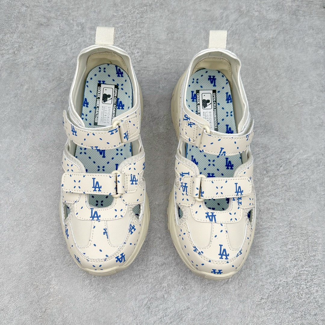 图片[2]-MLB Sandal Chunky Mask 纽约洋基队百搭时尚运动凉鞋 MLB是韩国F&F旗下潮流服装品牌 拥有150年历史的经典传统 是街头文化和国际生活方式的领导者 MLB拥有包括男装、女装、童装、配饰在内的全品类服饰 提供覆盖各性别、各年龄层、From Head to Toe的穿搭装备 其产品结合了韩国的时尚造型与质感 展现了运动服饰也可以兼具时尚潮流的风格 在产品设计上 MLB不仅融合了美国职业棒球大联盟的各当家球队 更结合了棒球运动中的各个元素 复古风范自信控场 复古鞋型率先勾描独特的自我态度 在经典线条与时尚元素的精彩交织下刷新街头复古运动风潮 质感十足兼备卓越的舒适透气性能迎合夏日追求的自在脚感。尺码：36 36.5 37.5 38 38.5 39 40 40.5 41 42 42.5 43 44 45-选品中心