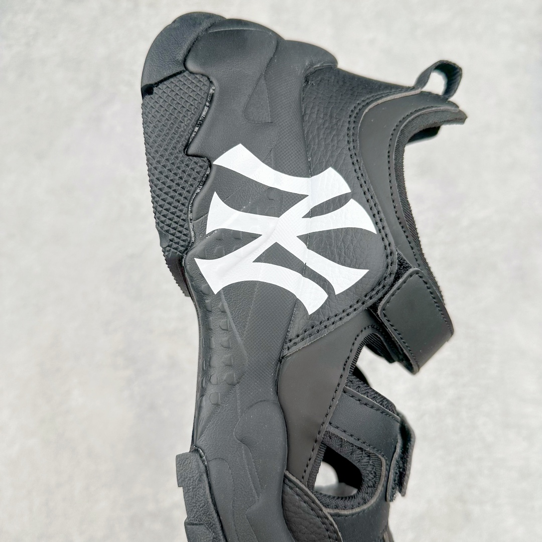 图片[6]-MLB Sandal Chunky Mask 纽约洋基队百搭时尚运动凉鞋 MLB是韩国F&F旗下潮流服装品牌 拥有150年历史的经典传统 是街头文化和国际生活方式的领导者 MLB拥有包括男装、女装、童装、配饰在内的全品类服饰 提供覆盖各性别、各年龄层、From Head to Toe的穿搭装备 其产品结合了韩国的时尚造型与质感 展现了运动服饰也可以兼具时尚潮流的风格 在产品设计上 MLB不仅融合了美国职业棒球大联盟的各当家球队 更结合了棒球运动中的各个元素 复古风范自信控场 复古鞋型率先勾描独特的自我态度 在经典线条与时尚元素的精彩交织下刷新街头复古运动风潮 质感十足兼备卓越的舒适透气性能迎合夏日追求的自在脚感。尺码：36 36.5 37.5 38 38.5 39 40 40.5 41 42 42.5 43 44 45-选品中心