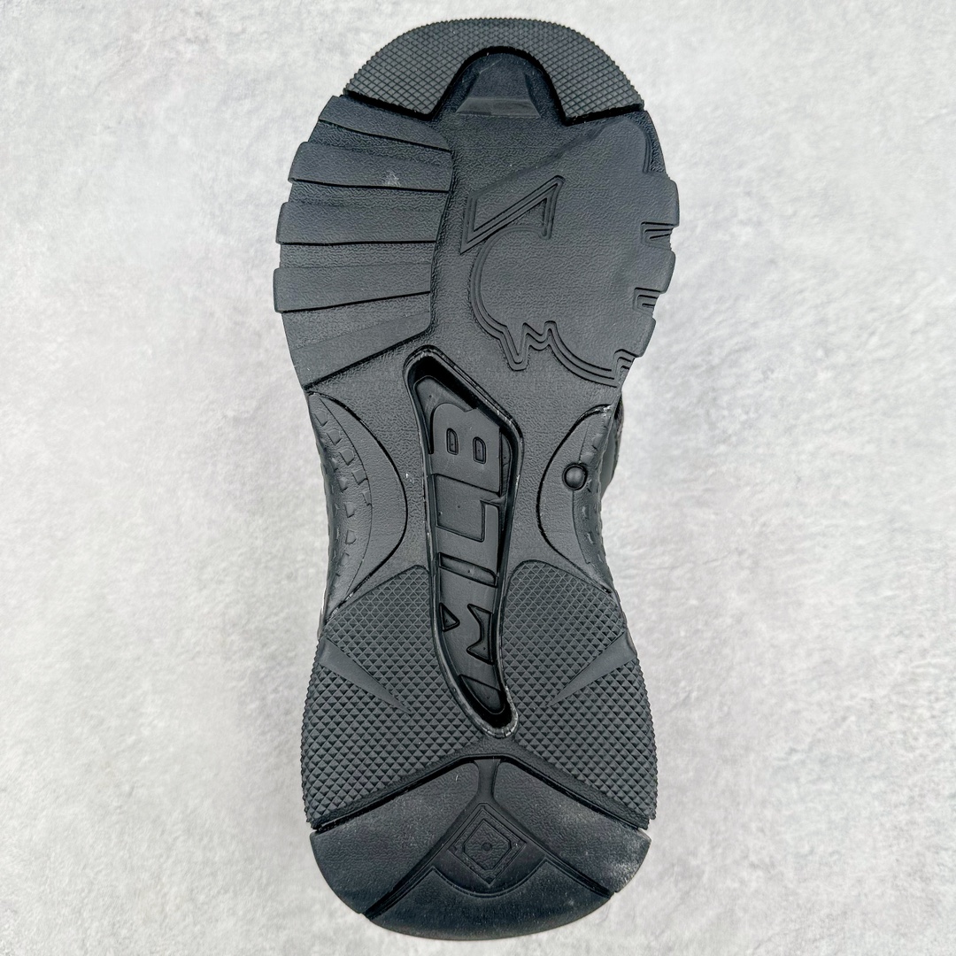 图片[9]-MLB Sandal Chunky Mask 纽约洋基队百搭时尚运动凉鞋 MLB是韩国F&F旗下潮流服装品牌 拥有150年历史的经典传统 是街头文化和国际生活方式的领导者 MLB拥有包括男装、女装、童装、配饰在内的全品类服饰 提供覆盖各性别、各年龄层、From Head to Toe的穿搭装备 其产品结合了韩国的时尚造型与质感 展现了运动服饰也可以兼具时尚潮流的风格 在产品设计上 MLB不仅融合了美国职业棒球大联盟的各当家球队 更结合了棒球运动中的各个元素 复古风范自信控场 复古鞋型率先勾描独特的自我态度 在经典线条与时尚元素的精彩交织下刷新街头复古运动风潮 质感十足兼备卓越的舒适透气性能迎合夏日追求的自在脚感。尺码：36 36.5 37.5 38 38.5 39 40 40.5 41 42 42.5 43 44 45-选品中心