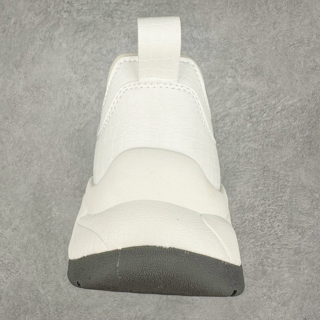 图片[8]-MLB Sandal Chunky Mask 纽约洋基队百搭时尚运动凉鞋 MLB是韩国F&F旗下潮流服装品牌 拥有150年历史的经典传统 是街头文化和国际生活方式的领导者 MLB拥有包括男装、女装、童装、配饰在内的全品类服饰 提供覆盖各性别、各年龄层、From Head to Toe的穿搭装备 其产品结合了韩国的时尚造型与质感 展现了运动服饰也可以兼具时尚潮流的风格 在产品设计上 MLB不仅融合了美国职业棒球大联盟的各当家球队 更结合了棒球运动中的各个元素 复古风范自信控场 复古鞋型率先勾描独特的自我态度 在经典线条与时尚元素的精彩交织下刷新街头复古运动风潮 质感十足兼备卓越的舒适透气性能迎合夏日追求的自在脚感。尺码：36 36.5 37.5 38 38.5 39 40 40.5 41 42 42.5 43 44 45-选品中心