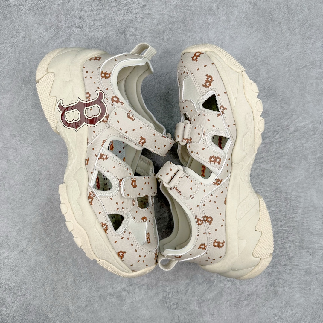 图片[3]-MLB Sandal Chunky Mask 纽约洋基队百搭时尚运动凉鞋 MLB是韩国F&F旗下潮流服装品牌 拥有150年历史的经典传统 是街头文化和国际生活方式的领导者 MLB拥有包括男装、女装、童装、配饰在内的全品类服饰 提供覆盖各性别、各年龄层、From Head to Toe的穿搭装备 其产品结合了韩国的时尚造型与质感 展现了运动服饰也可以兼具时尚潮流的风格 在产品设计上 MLB不仅融合了美国职业棒球大联盟的各当家球队 更结合了棒球运动中的各个元素 复古风范自信控场 复古鞋型率先勾描独特的自我态度 在经典线条与时尚元素的精彩交织下刷新街头复古运动风潮 质感十足兼备卓越的舒适透气性能迎合夏日追求的自在脚感。尺码：36 36.5 37.5 38 38.5 39 40 40.5 41 42 42.5 43 44 45-选品中心