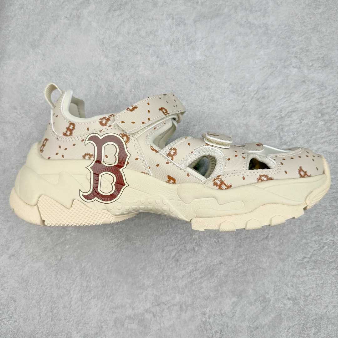 MLB Sandal Chunky Mask 纽约洋基队百搭时尚运动凉鞋 MLB是韩国F&F旗下潮流服装品牌 拥有150年历史的经典传统 是街头文化和国际生活方式的领导者 MLB拥有包括男装、女装、童装、配饰在内的全品类服饰 提供覆盖各性别、各年龄层、From Head to Toe的穿搭装备 其产品结合了韩国的时尚造型与质感 展现了运动服饰也可以兼具时尚潮流的风格 在产品设计上 MLB不仅融合了美国职业棒球大联盟的各当家球队 更结合了棒球运动中的各个元素 复古风范自信控场 复古鞋型率先勾描独特的自我态度 在经典线条与时尚元素的精彩交织下刷新街头复古运动风潮 质感十足兼备卓越的舒适透气性能迎合夏日追求的自在脚感。尺码：36 36.5 37.5 38 38.5 39 40 40.5 41 42 42.5 43 44 45-选品中心