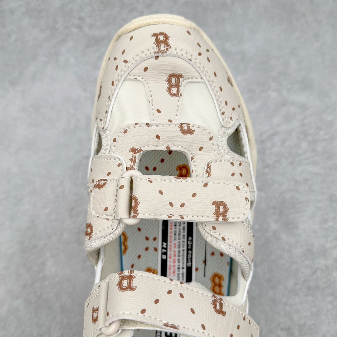 图片[4]-MLB Sandal Chunky Mask 纽约洋基队百搭时尚运动凉鞋 MLB是韩国F&F旗下潮流服装品牌 拥有150年历史的经典传统 是街头文化和国际生活方式的领导者 MLB拥有包括男装、女装、童装、配饰在内的全品类服饰 提供覆盖各性别、各年龄层、From Head to Toe的穿搭装备 其产品结合了韩国的时尚造型与质感 展现了运动服饰也可以兼具时尚潮流的风格 在产品设计上 MLB不仅融合了美国职业棒球大联盟的各当家球队 更结合了棒球运动中的各个元素 复古风范自信控场 复古鞋型率先勾描独特的自我态度 在经典线条与时尚元素的精彩交织下刷新街头复古运动风潮 质感十足兼备卓越的舒适透气性能迎合夏日追求的自在脚感。尺码：36 36.5 37.5 38 38.5 39 40 40.5 41 42 42.5 43 44 45-选品中心