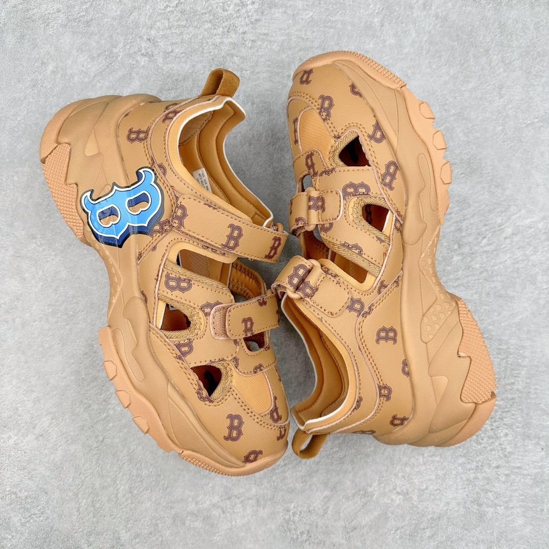 图片[3]-MLB Sandal Chunky Mask 纽约洋基队百搭时尚运动凉鞋 MLB是韩国F&F旗下潮流服装品牌 拥有150年历史的经典传统 是街头文化和国际生活方式的领导者 MLB拥有包括男装、女装、童装、配饰在内的全品类服饰 提供覆盖各性别、各年龄层、From Head to Toe的穿搭装备 其产品结合了韩国的时尚造型与质感 展现了运动服饰也可以兼具时尚潮流的风格 在产品设计上 MLB不仅融合了美国职业棒球大联盟的各当家球队 更结合了棒球运动中的各个元素 复古风范自信控场 复古鞋型率先勾描独特的自我态度 在经典线条与时尚元素的精彩交织下刷新街头复古运动风潮 质感十足兼备卓越的舒适透气性能迎合夏日追求的自在脚感。尺码：36 36.5 37.5 38 38.5 39 40 40.5 41 42 42.5 43 44 45-选品中心
