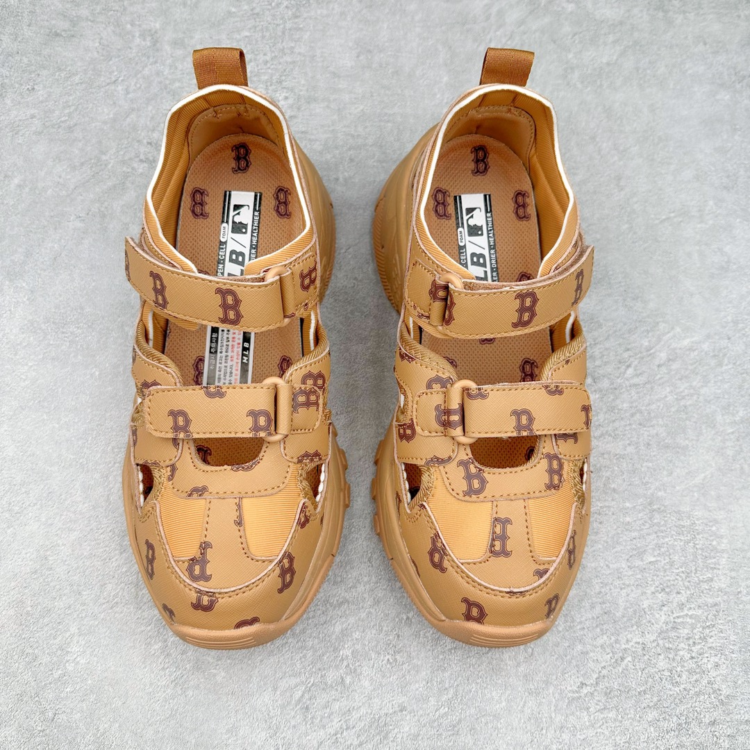 图片[2]-MLB Sandal Chunky Mask 纽约洋基队百搭时尚运动凉鞋 MLB是韩国F&F旗下潮流服装品牌 拥有150年历史的经典传统 是街头文化和国际生活方式的领导者 MLB拥有包括男装、女装、童装、配饰在内的全品类服饰 提供覆盖各性别、各年龄层、From Head to Toe的穿搭装备 其产品结合了韩国的时尚造型与质感 展现了运动服饰也可以兼具时尚潮流的风格 在产品设计上 MLB不仅融合了美国职业棒球大联盟的各当家球队 更结合了棒球运动中的各个元素 复古风范自信控场 复古鞋型率先勾描独特的自我态度 在经典线条与时尚元素的精彩交织下刷新街头复古运动风潮 质感十足兼备卓越的舒适透气性能迎合夏日追求的自在脚感。尺码：36 36.5 37.5 38 38.5 39 40 40.5 41 42 42.5 43 44 45-选品中心