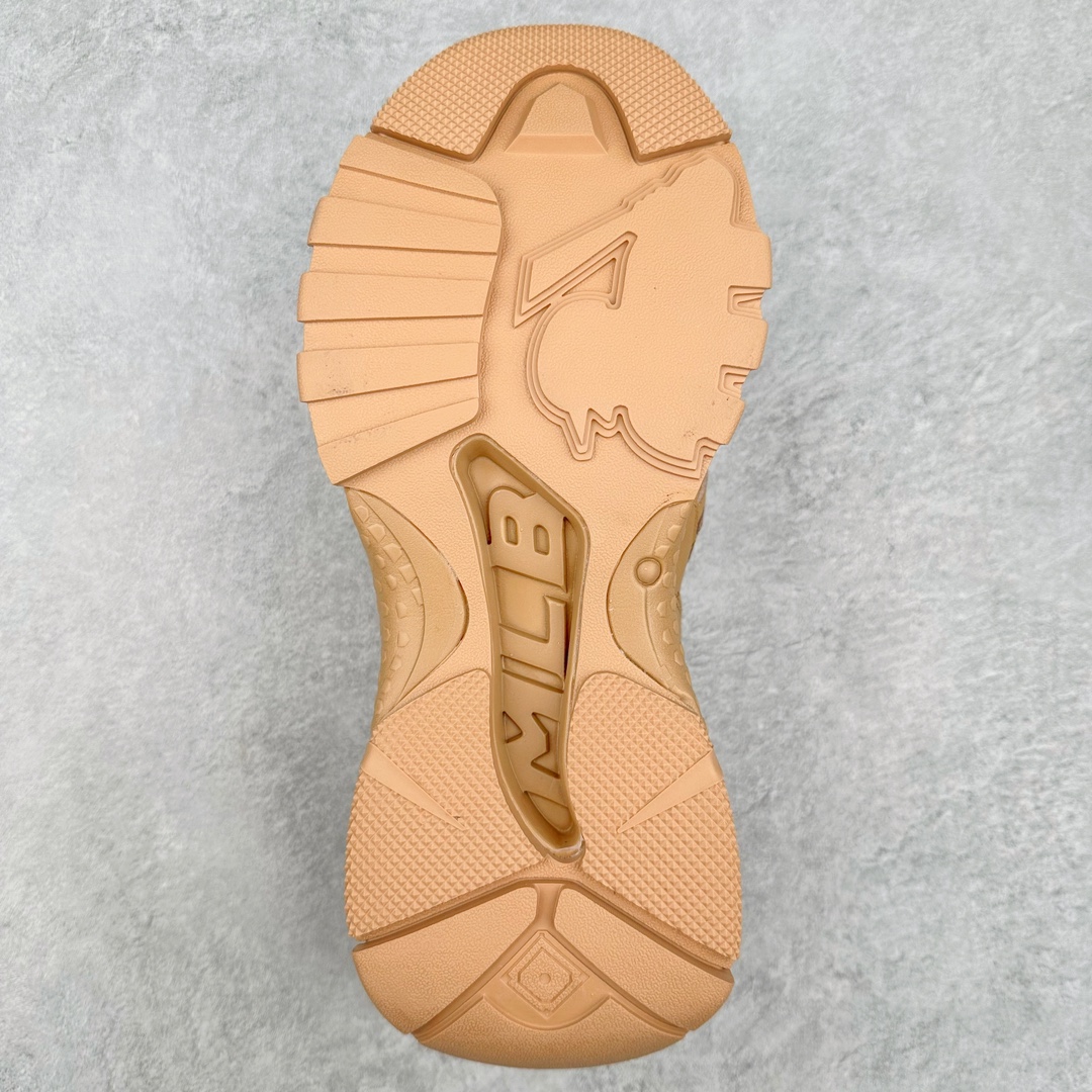 图片[9]-MLB Sandal Chunky Mask 纽约洋基队百搭时尚运动凉鞋 MLB是韩国F&F旗下潮流服装品牌 拥有150年历史的经典传统 是街头文化和国际生活方式的领导者 MLB拥有包括男装、女装、童装、配饰在内的全品类服饰 提供覆盖各性别、各年龄层、From Head to Toe的穿搭装备 其产品结合了韩国的时尚造型与质感 展现了运动服饰也可以兼具时尚潮流的风格 在产品设计上 MLB不仅融合了美国职业棒球大联盟的各当家球队 更结合了棒球运动中的各个元素 复古风范自信控场 复古鞋型率先勾描独特的自我态度 在经典线条与时尚元素的精彩交织下刷新街头复古运动风潮 质感十足兼备卓越的舒适透气性能迎合夏日追求的自在脚感。尺码：36 36.5 37.5 38 38.5 39 40 40.5 41 42 42.5 43 44 45-选品中心