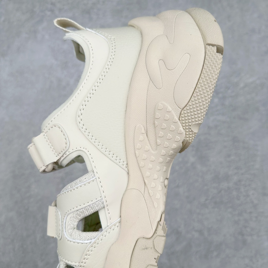 图片[7]-MLB Sandal Chunky Mask 纽约洋基队百搭时尚运动凉鞋 MLB是韩国F&F旗下潮流服装品牌 拥有150年历史的经典传统 是街头文化和国际生活方式的领导者 MLB拥有包括男装、女装、童装、配饰在内的全品类服饰 提供覆盖各性别、各年龄层、From Head to Toe的穿搭装备 其产品结合了韩国的时尚造型与质感 展现了运动服饰也可以兼具时尚潮流的风格 在产品设计上 MLB不仅融合了美国职业棒球大联盟的各当家球队 更结合了棒球运动中的各个元素 复古风范自信控场 复古鞋型率先勾描独特的自我态度 在经典线条与时尚元素的精彩交织下刷新街头复古运动风潮 质感十足兼备卓越的舒适透气性能迎合夏日追求的自在脚感。尺码：36 36.5 37.5 38 38.5 39 40 40.5 41 42 42.5 43 44 45-选品中心