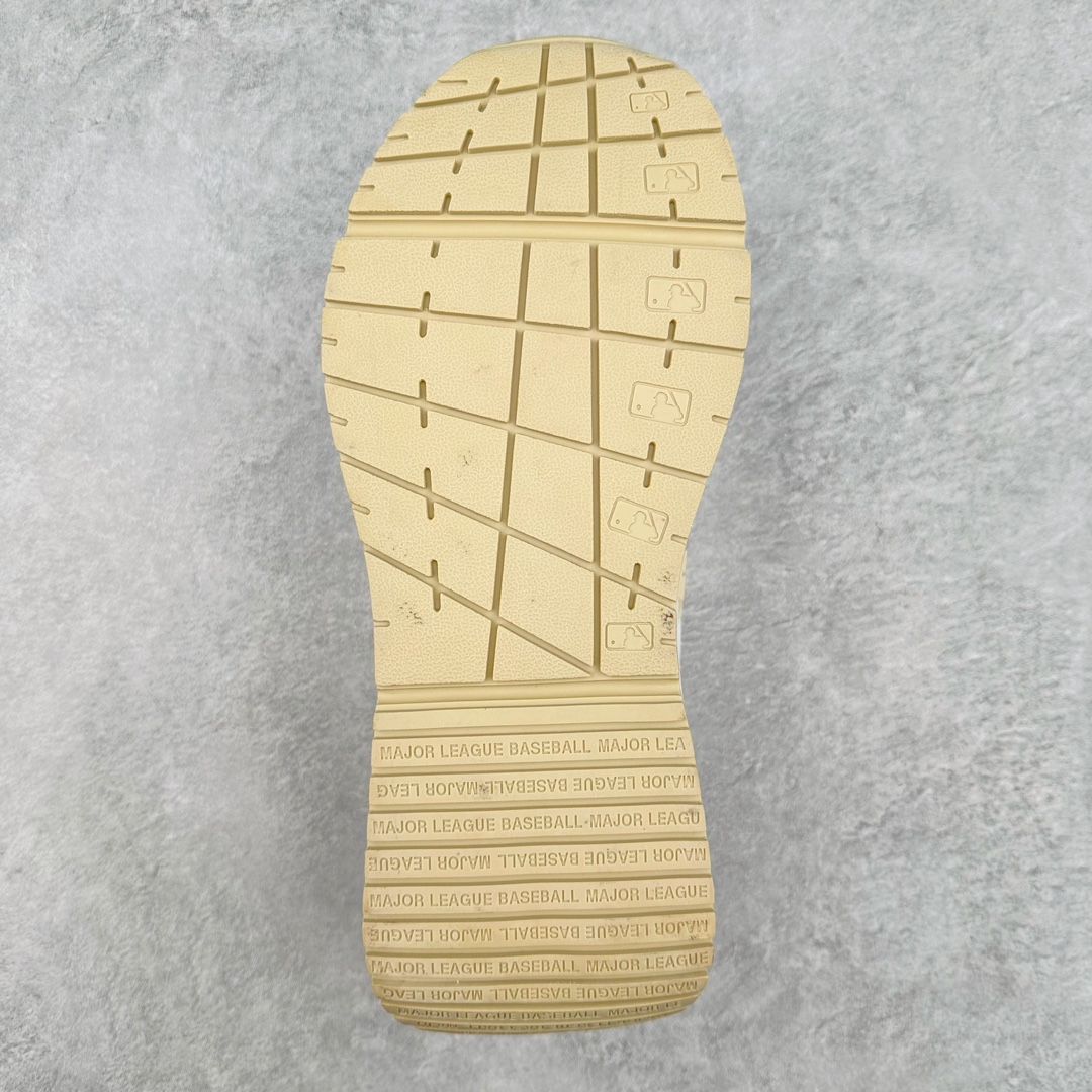 图片[9]-MLB Chunky Runner 2024S 复古印花老爹鞋系列低帮轻量增高厚底百搭休闲运动慢跑鞋 Korea韩国联名NY美国榄球纽约洋基队限定 韩国代购专供 全套原楦原纸板原厂数据开发 正确中底拉帮中底网布细节 平台代购专供 左脚内置芯片 韩国代购吊牌标贴 独家一比一RB+MD组合大底 高频后跟小人Logo精准对位立体饱满 正确网布加超迁鞋面 转印中底走线紧密 转印Logo工艺表层防刮不掉色 尺码：35 36 36.5 37.5 38 38.5 39 40 40.5 41 42 42.5 43 44 45-选品中心