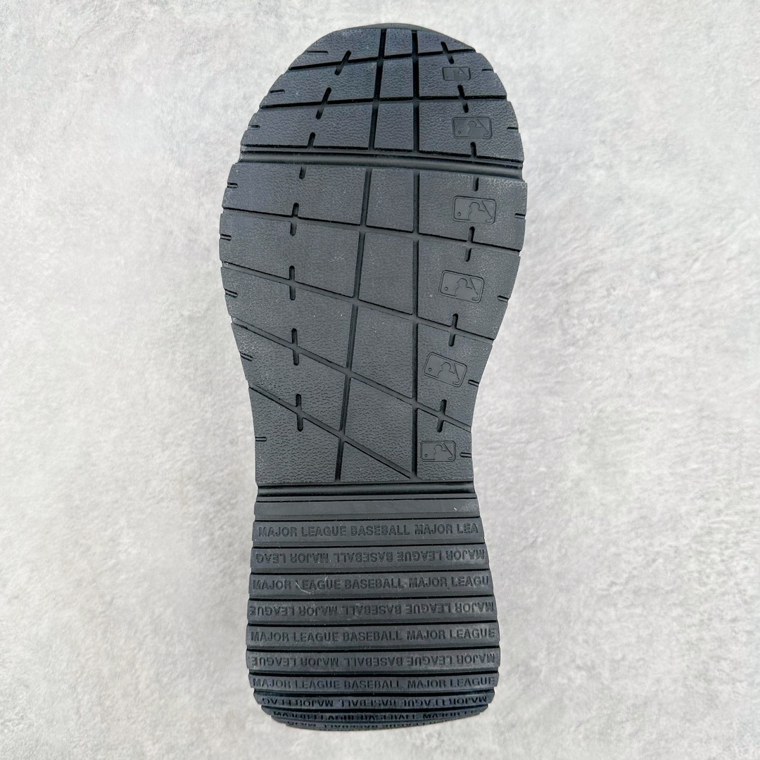 图片[9]-MLB Chunky Runner 2024S 复古印花老爹鞋系列低帮轻量增高厚底百搭休闲运动慢跑鞋 Korea韩国联名NY美国榄球纽约洋基队限定 韩国代购专供 全套原楦原纸板原厂数据开发 正确中底拉帮中底网布细节 平台代购专供 左脚内置芯片 韩国代购吊牌标贴 独家一比一RB+MD组合大底 高频后跟小人Logo精准对位立体饱满 正确网布加超迁鞋面 转印中底走线紧密 转印Logo工艺表层防刮不掉色 尺码：35 36 36.5 37.5 38 38.5 39 40 40.5 41 42 42.5 43 44 45-选品中心