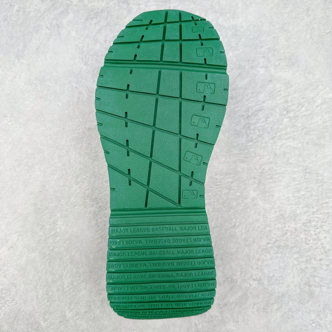 图片[9]-MLB Chunky Runner 2024S 复古印花老爹鞋系列低帮轻量增高厚底百搭休闲运动慢跑鞋 Korea韩国联名NY美国榄球纽约洋基队限定 韩国代购专供 全套原楦原纸板原厂数据开发 正确中底拉帮中底网布细节 平台代购专供 左脚内置芯片 韩国代购吊牌标贴 独家一比一RB+MD组合大底 高频后跟小人Logo精准对位立体饱满 正确网布加超迁鞋面 转印中底走线紧密 转印Logo工艺表层防刮不掉色 尺码：35 36 36.5 37.5 38 38.5 39 40 40.5 41 42 42.5 43 44 45-选品中心