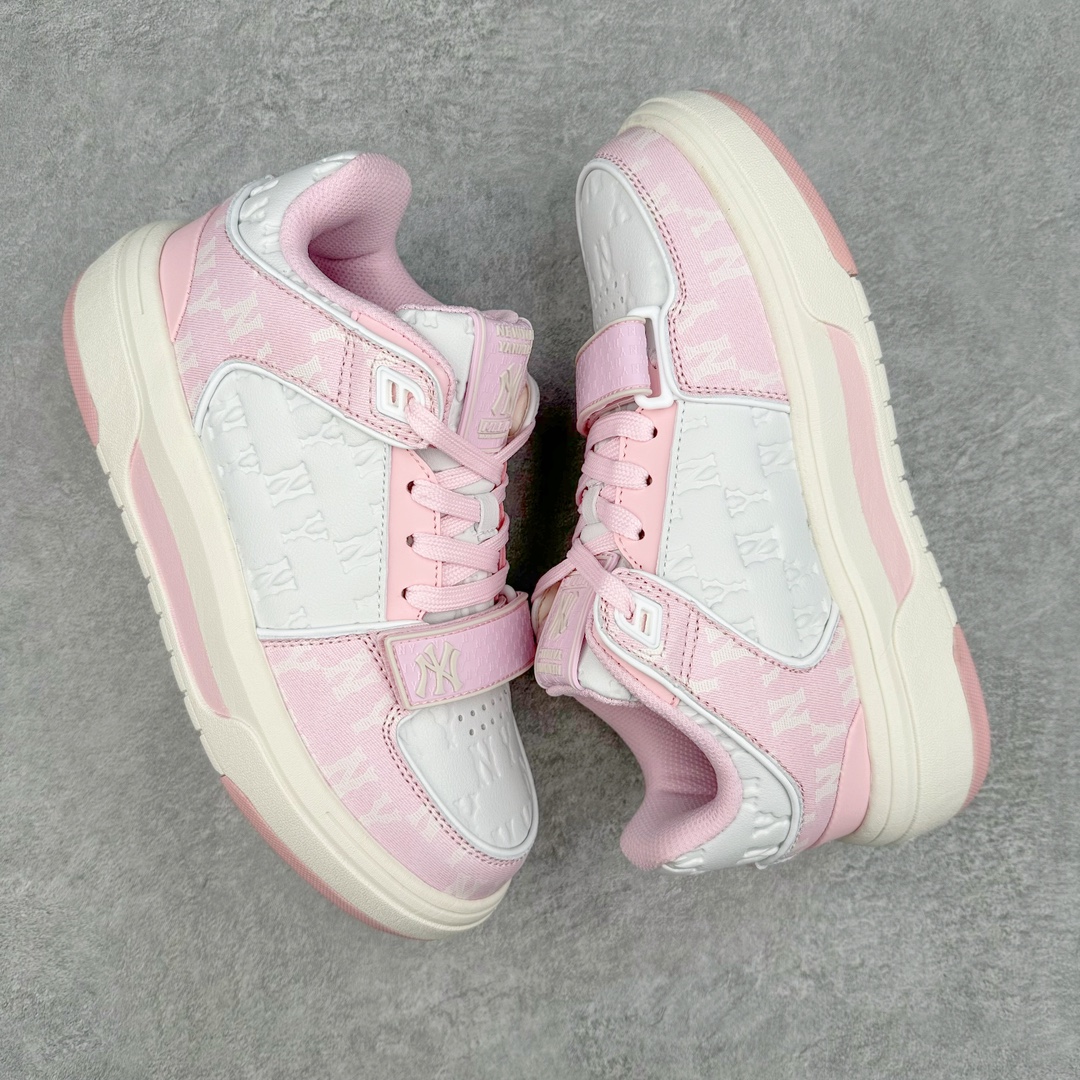 图片[3]-MLB Chunky Liner Basic Mid 学长鞋系列中帮老爹风轻量增高厚底百搭休闲运动板鞋 高级街头休閒品牌MLB公开了新推出的Chunky Liner系列，以#学长鞋#之名，定义每个人的少年感！MLB在Big Ball Chunkey,High Chunkey等推出的每款运动鞋都大受欢迎，成爲运动鞋的爆款店，在2022年推出了新风格的运动鞋“Chunky Liner”系列。Chunky Liner是从棒球鞋中获得灵感设计，添加了气质街头时尚的运动鞋。在产品上市的同时推出一些海报中，它展现追求自己个性的顾客们的Flex形象和多样的搭配。特别是夹克和连衣裙等正式单品加上球帽，运动鞋等运动单品的混搭，展现更加时尚的搭配，给人舒适又酷的感觉。Chunky Liner是灵感来自于直线延伸的强打者的击球,鞋帮图案加上反向反射材质的Pipping线条，突显了细节。Outsol以棒球和MLB标志爲主题进行了设计,被评价爲体现了MLB独有的个性。 高弹性、吸汗、复原力卓越的开孔材质的鞋垫。尺码：35 36 36.5 37.5 38 38.5 39 40 40.5 41 42 42.5 43 44 45-选品中心