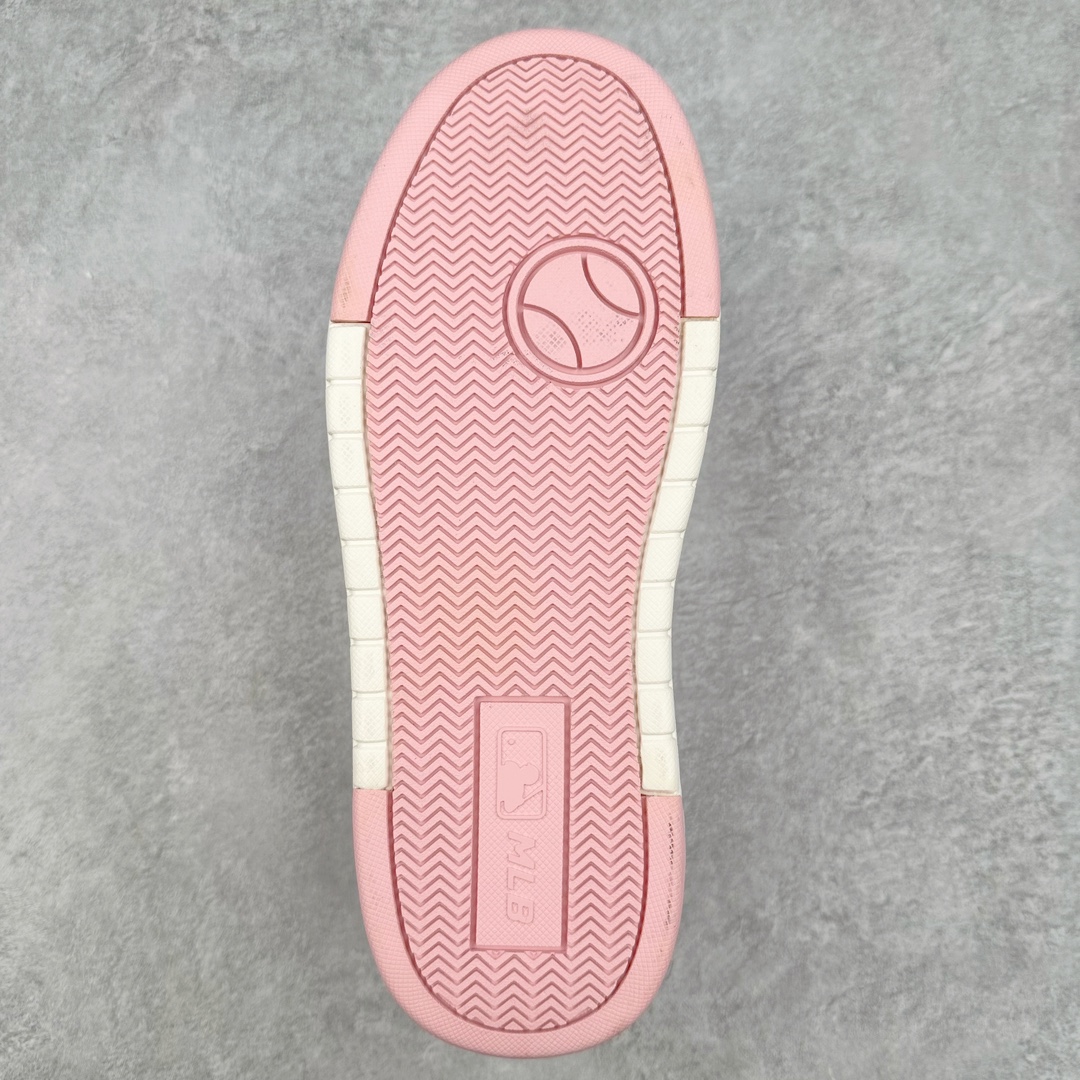 图片[9]-MLB Chunky Liner Basic Mid 学长鞋系列中帮老爹风轻量增高厚底百搭休闲运动板鞋 高级街头休閒品牌MLB公开了新推出的Chunky Liner系列，以#学长鞋#之名，定义每个人的少年感！MLB在Big Ball Chunkey,High Chunkey等推出的每款运动鞋都大受欢迎，成爲运动鞋的爆款店，在2022年推出了新风格的运动鞋“Chunky Liner”系列。Chunky Liner是从棒球鞋中获得灵感设计，添加了气质街头时尚的运动鞋。在产品上市的同时推出一些海报中，它展现追求自己个性的顾客们的Flex形象和多样的搭配。特别是夹克和连衣裙等正式单品加上球帽，运动鞋等运动单品的混搭，展现更加时尚的搭配，给人舒适又酷的感觉。Chunky Liner是灵感来自于直线延伸的强打者的击球,鞋帮图案加上反向反射材质的Pipping线条，突显了细节。Outsol以棒球和MLB标志爲主题进行了设计,被评价爲体现了MLB独有的个性。 高弹性、吸汗、复原力卓越的开孔材质的鞋垫。尺码：35 36 36.5 37.5 38 38.5 39 40 40.5 41 42 42.5 43 44 45-选品中心