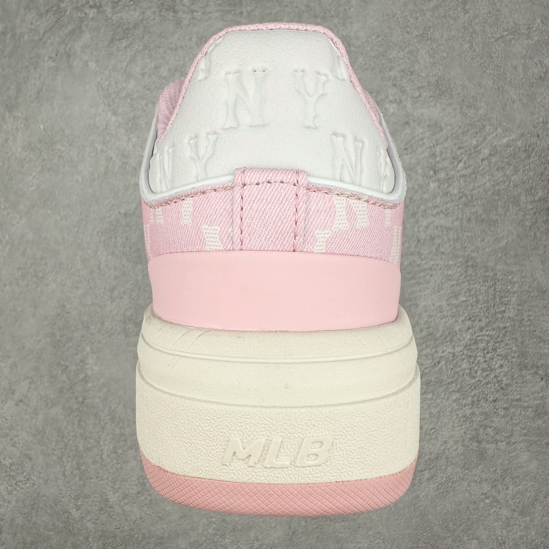 图片[8]-MLB Chunky Liner Basic Mid 学长鞋系列中帮老爹风轻量增高厚底百搭休闲运动板鞋 高级街头休閒品牌MLB公开了新推出的Chunky Liner系列，以#学长鞋#之名，定义每个人的少年感！MLB在Big Ball Chunkey,High Chunkey等推出的每款运动鞋都大受欢迎，成爲运动鞋的爆款店，在2022年推出了新风格的运动鞋“Chunky Liner”系列。Chunky Liner是从棒球鞋中获得灵感设计，添加了气质街头时尚的运动鞋。在产品上市的同时推出一些海报中，它展现追求自己个性的顾客们的Flex形象和多样的搭配。特别是夹克和连衣裙等正式单品加上球帽，运动鞋等运动单品的混搭，展现更加时尚的搭配，给人舒适又酷的感觉。Chunky Liner是灵感来自于直线延伸的强打者的击球,鞋帮图案加上反向反射材质的Pipping线条，突显了细节。Outsol以棒球和MLB标志爲主题进行了设计,被评价爲体现了MLB独有的个性。 高弹性、吸汗、复原力卓越的开孔材质的鞋垫。尺码：35 36 36.5 37.5 38 38.5 39 40 40.5 41 42 42.5 43 44 45-选品中心