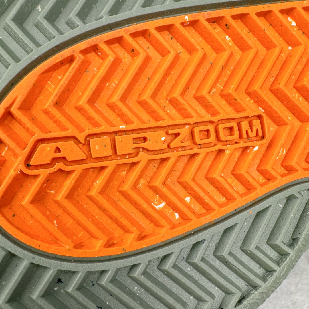 图片[13]-＃Z版纯原福利 NK Book 1 Devin Booker 德文·布克一代男子实战篮球鞋 徒步旅行 军绿 HF6236-002 全套原纸板楦头开发 确保原汁原味 完美呈现版型 鞋身流线型 原厂高强度抗扭定型港宝 小蛮腰后跟 高弹超临界发泡材质大底 贝利原厂皮料加持 内置高强度抗扭片(强度高于碳纤)给予鞋身足够抗扭矩力 实战利器 鞋身➕鞋头增配高频补强层 提升鞋头以及脚踝支撑性 尺码：40 40.5 41 42 42.5 43 44 44.5 45 46-选品中心